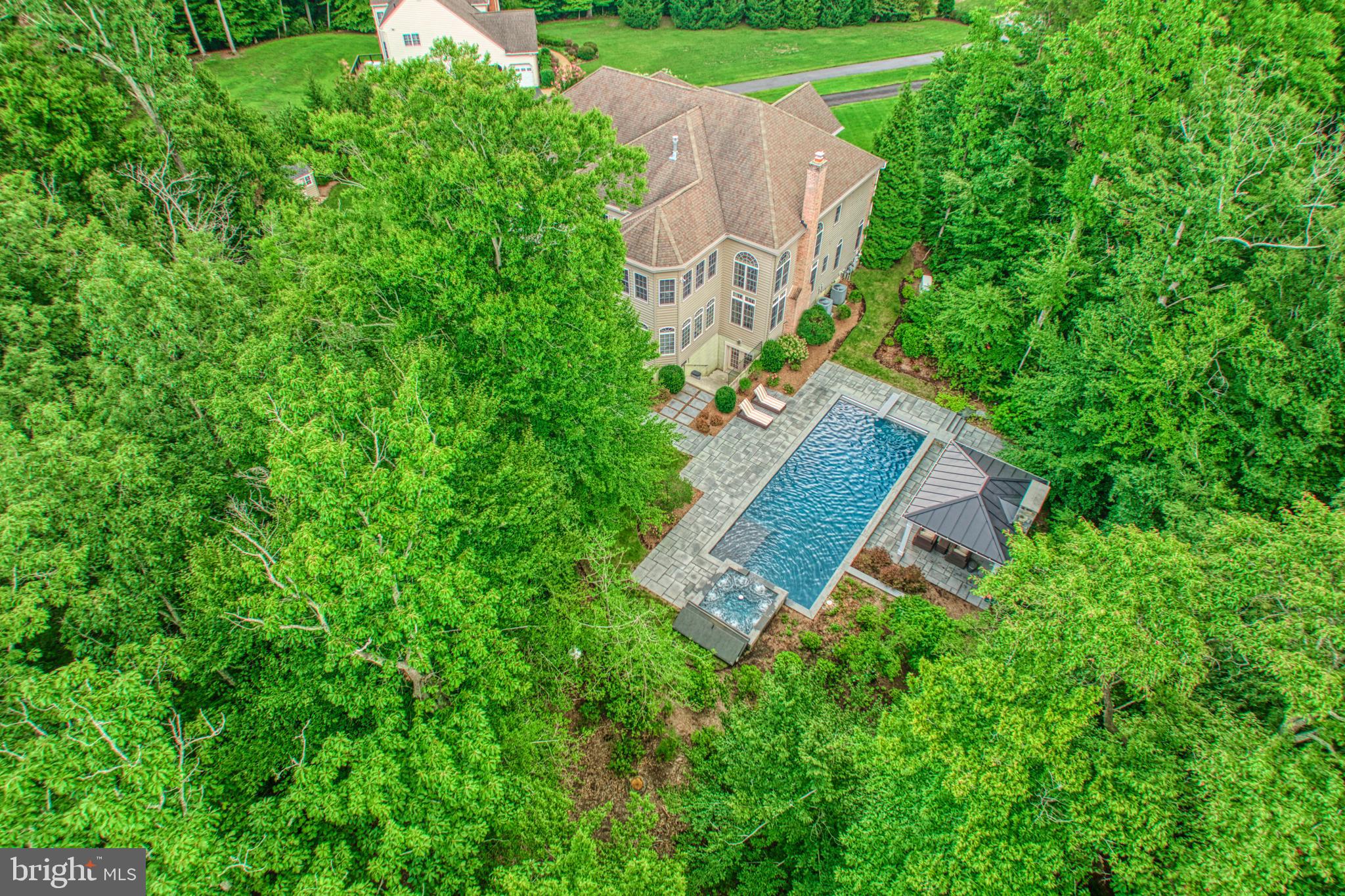 RIVER CREEK - Residential