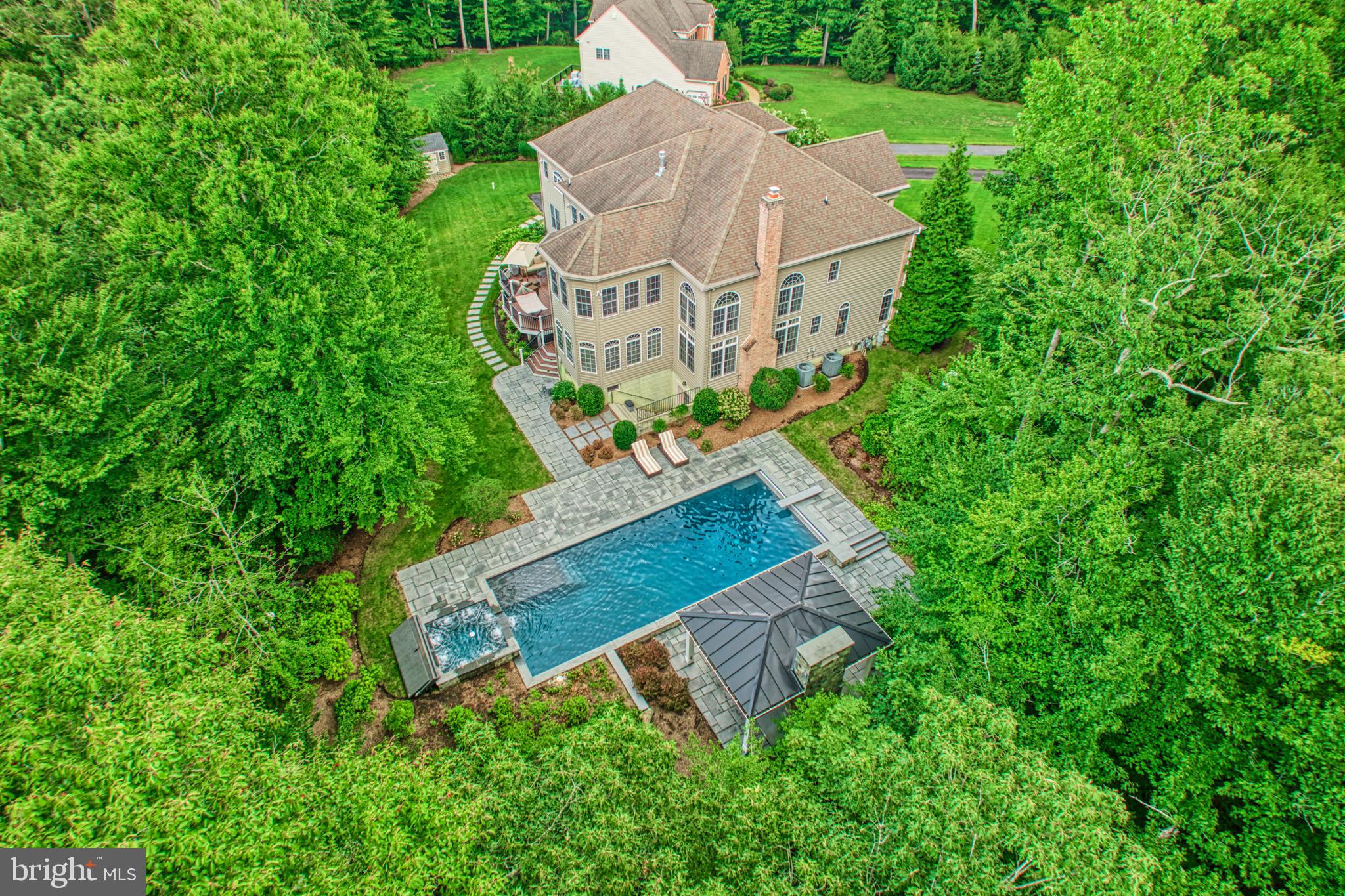 RIVER CREEK - Residential