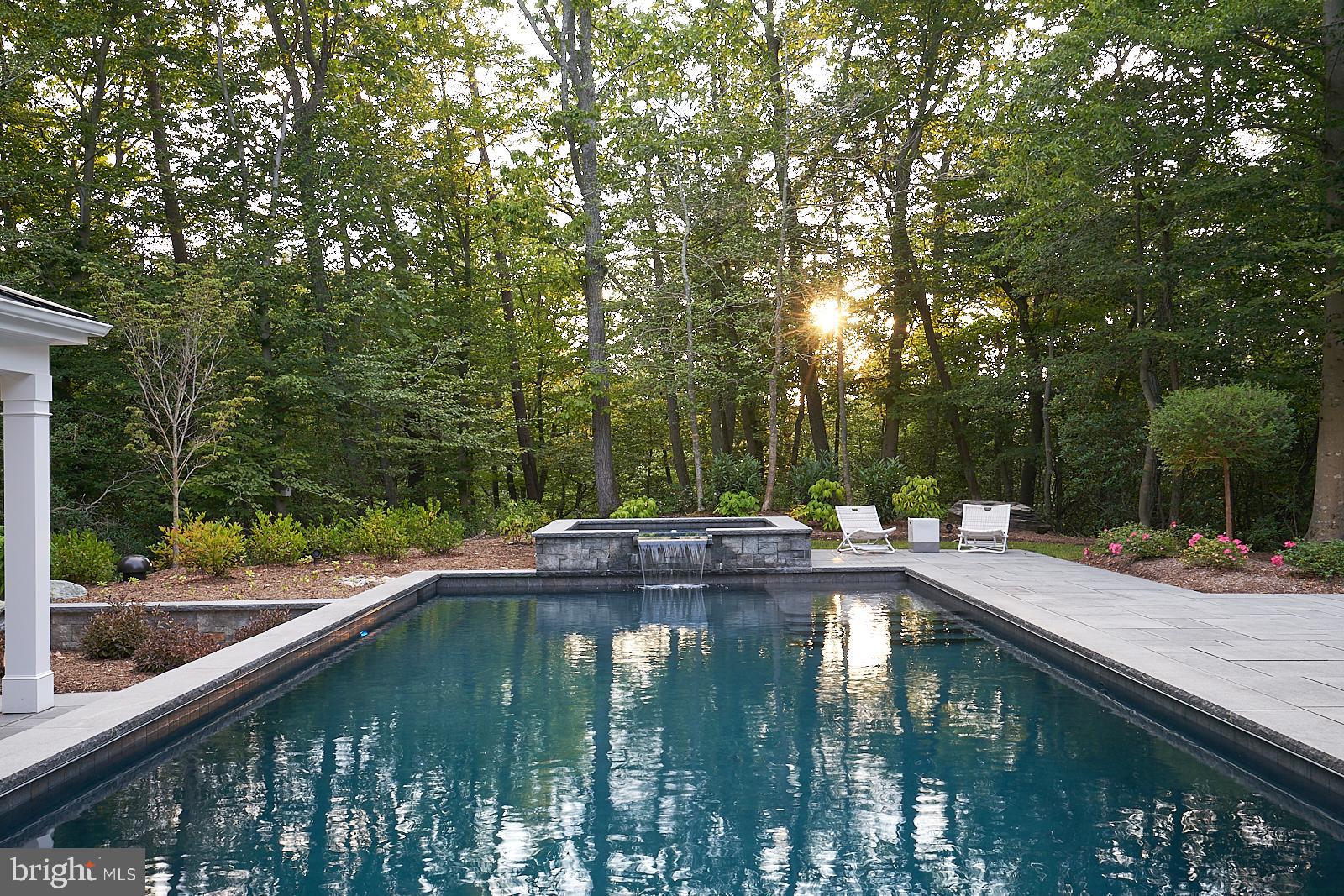 RIVER CREEK - Residential