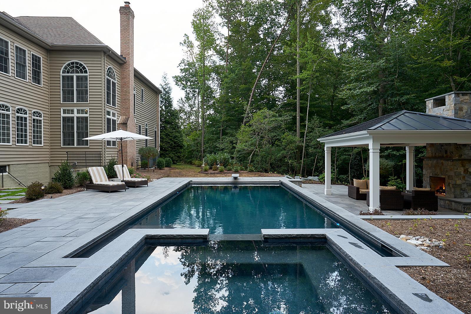 RIVER CREEK - Residential