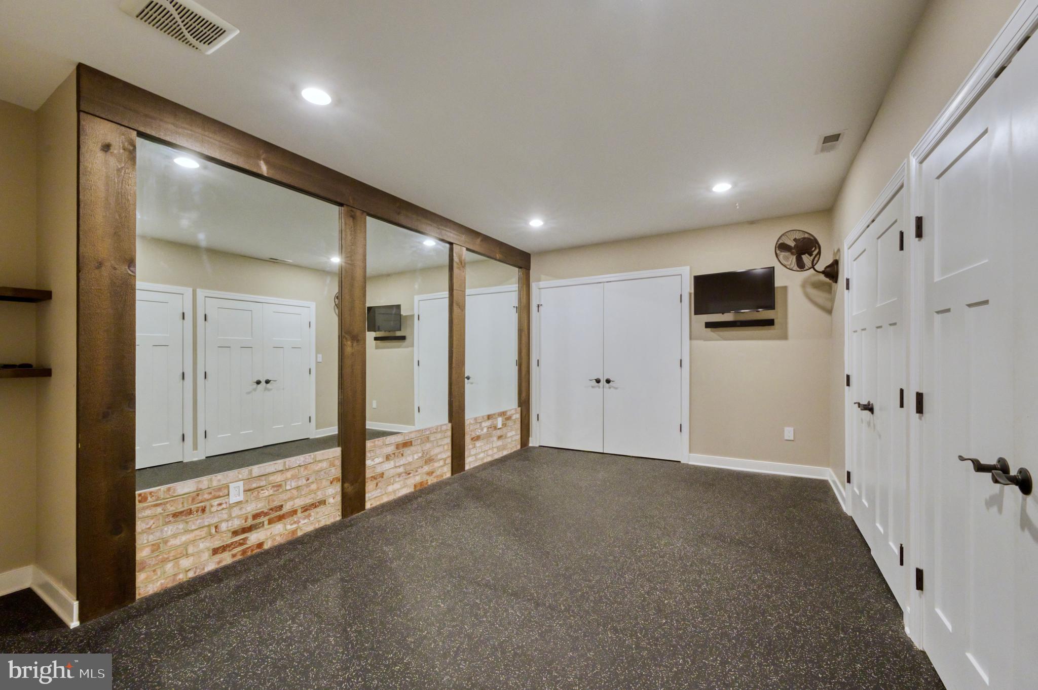 RIVER CREEK - Residential