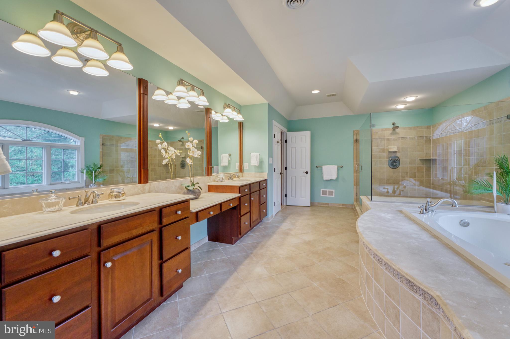 RIVER CREEK - Residential