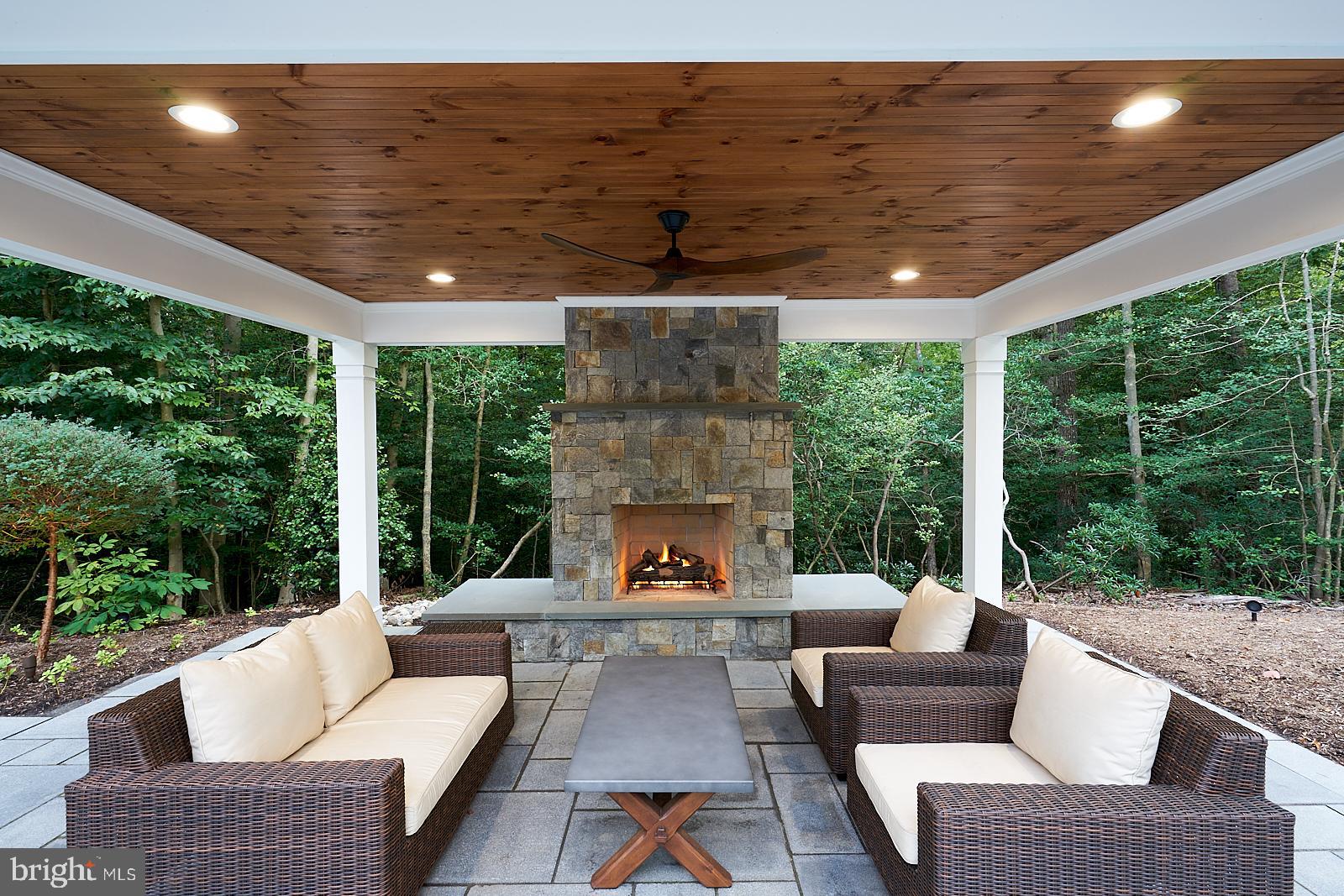 RIVER CREEK - Residential