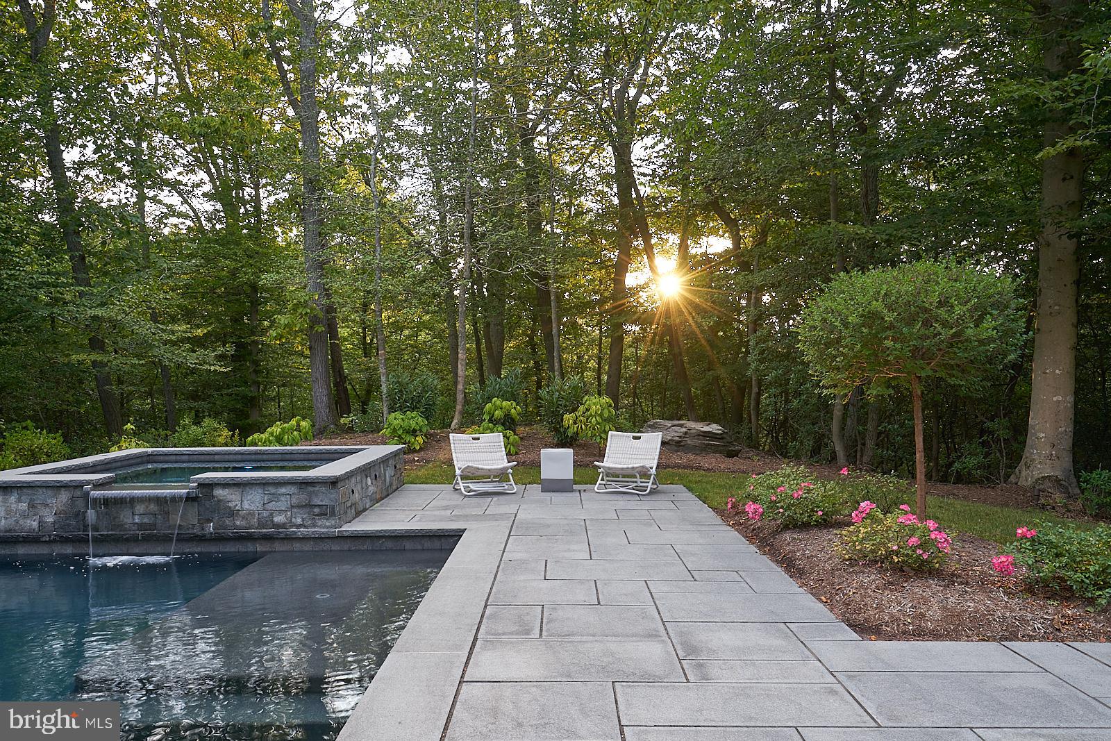 RIVER CREEK - Residential