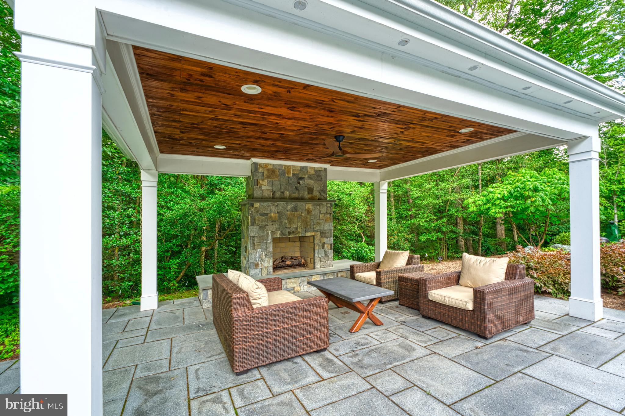 RIVER CREEK - Residential