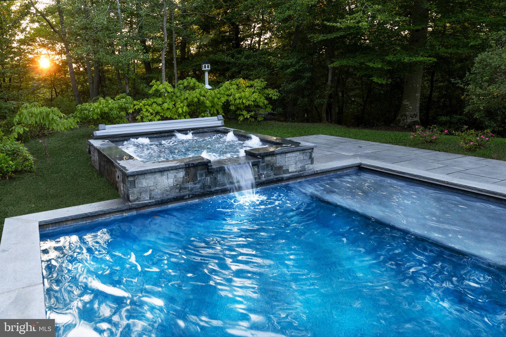 RIVER CREEK - Residential