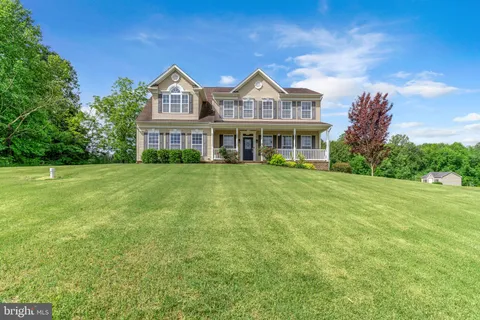 15829 Chalice Vine Court, Hughesville, MD MLS: MDCH2042738