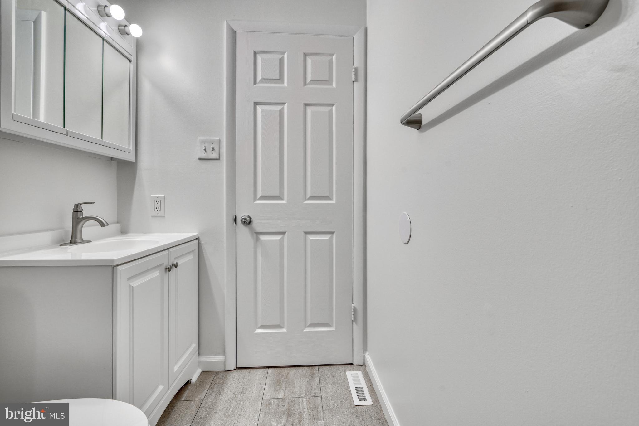 DUNSHIRE TOWNHOUSES - Residential