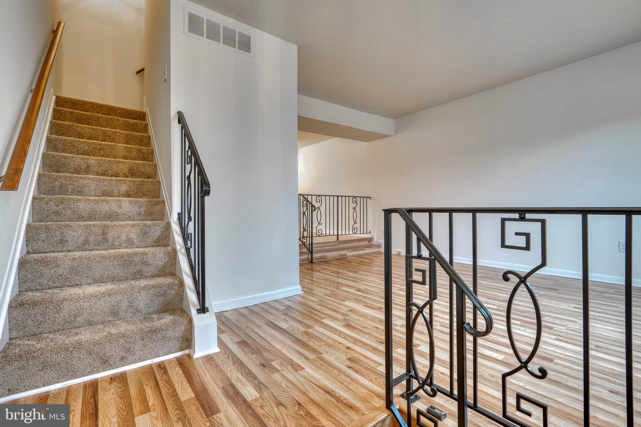 DUNSHIRE TOWNHOUSES - Residential