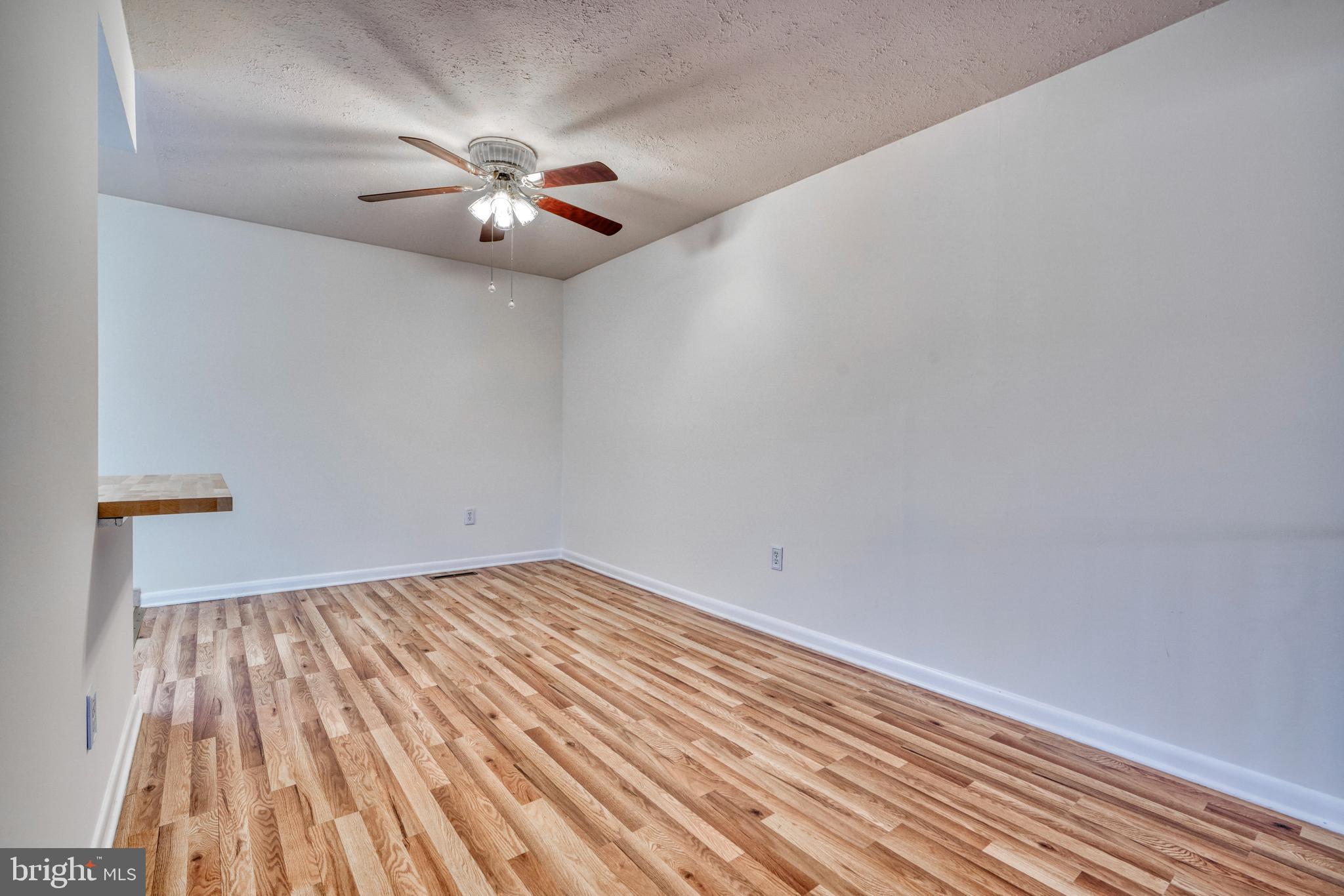 DUNSHIRE TOWNHOUSES - Residential