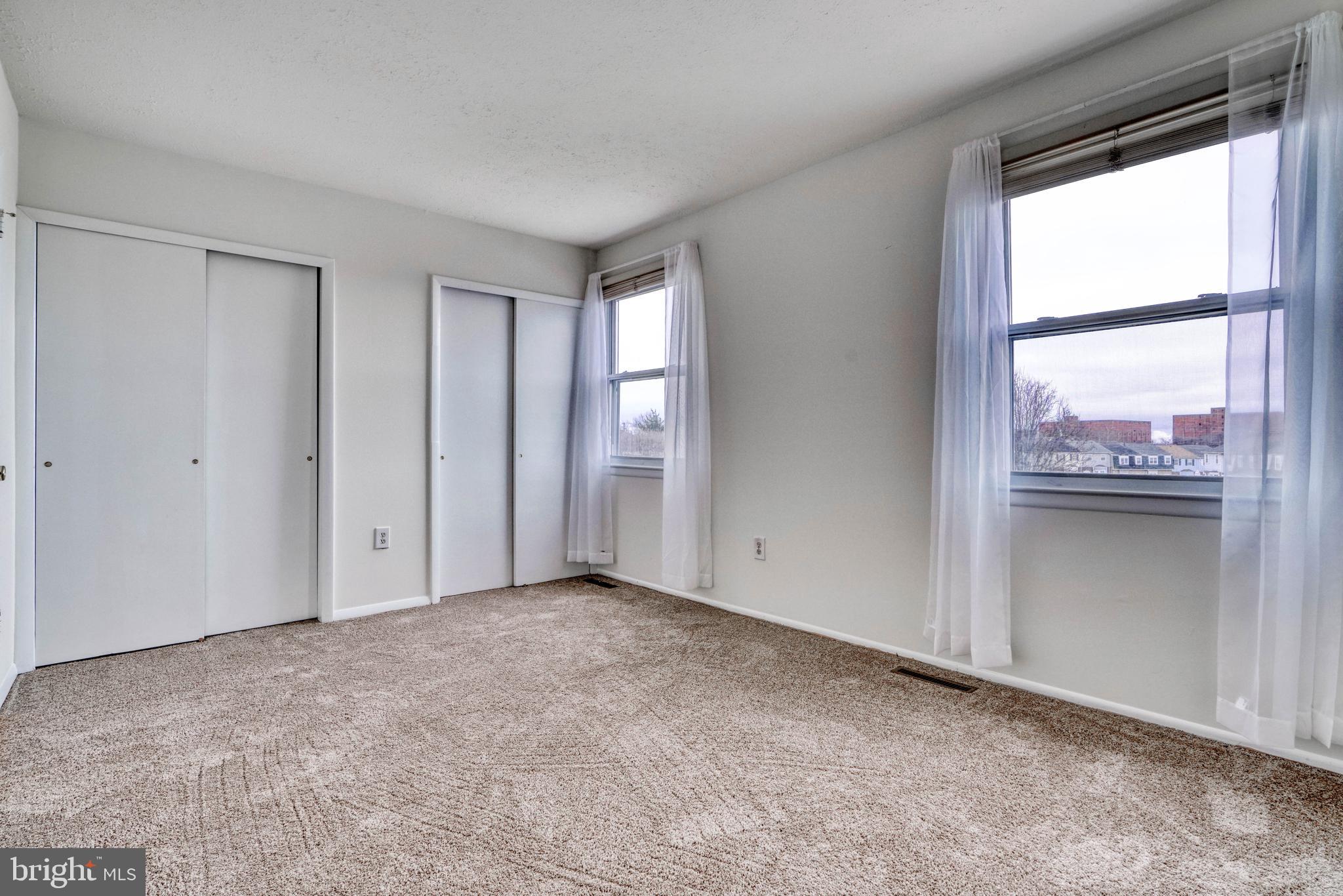 DUNSHIRE TOWNHOUSES - Residential