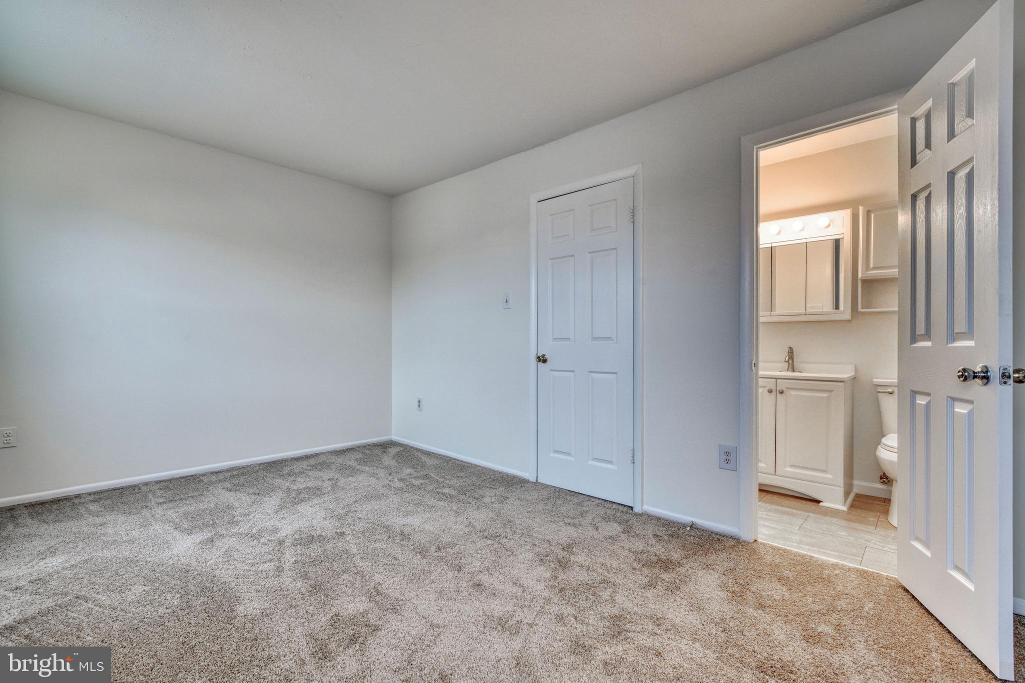 DUNSHIRE TOWNHOUSES - Residential