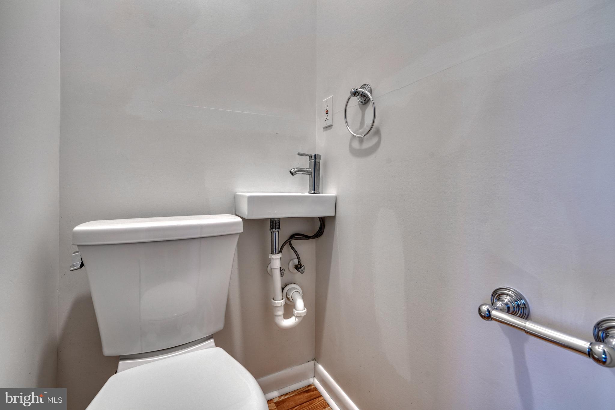 DUNSHIRE TOWNHOUSES - Residential