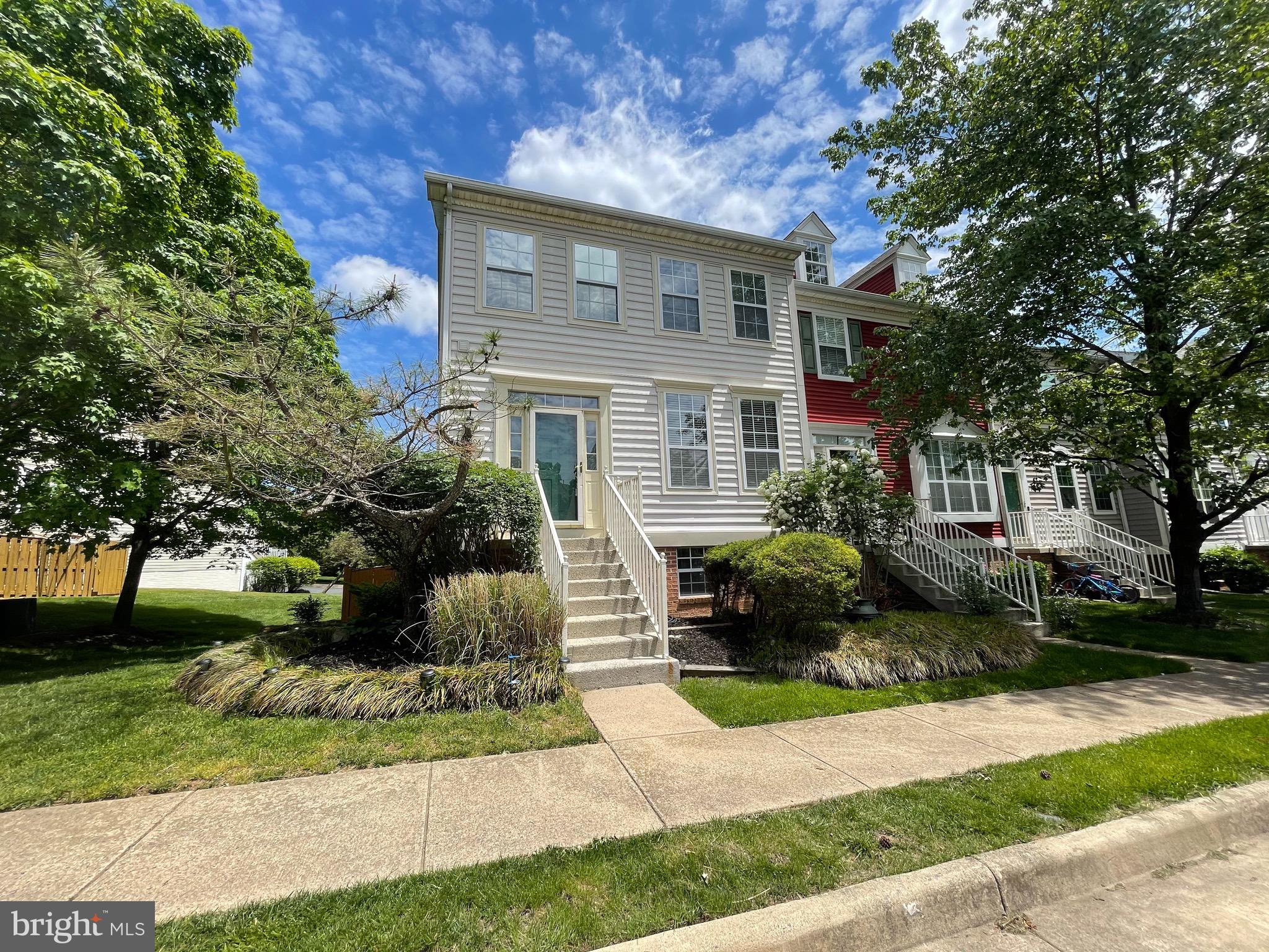 COMPTON VILLAGE - Residential