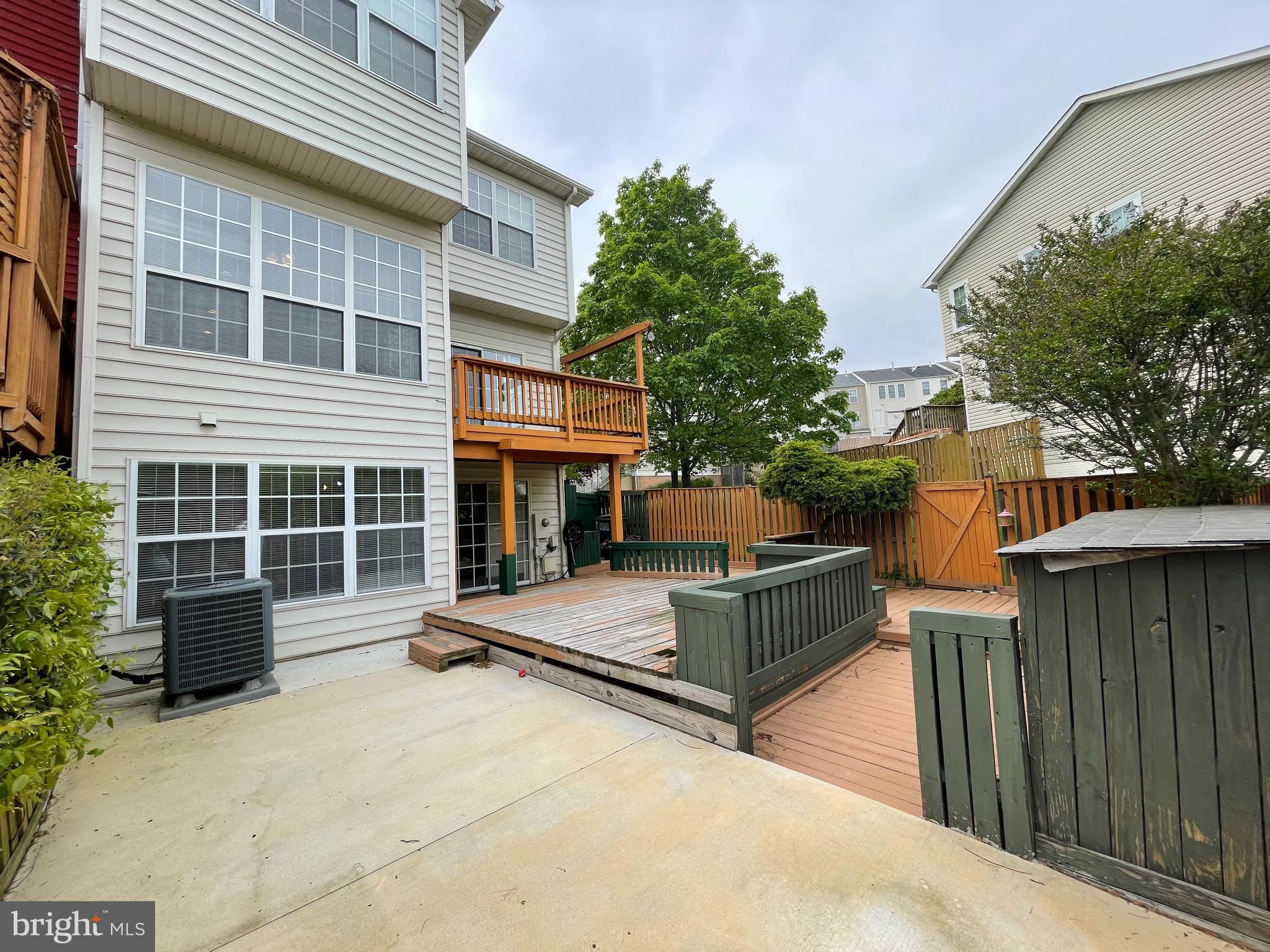 COMPTON VILLAGE - Residential