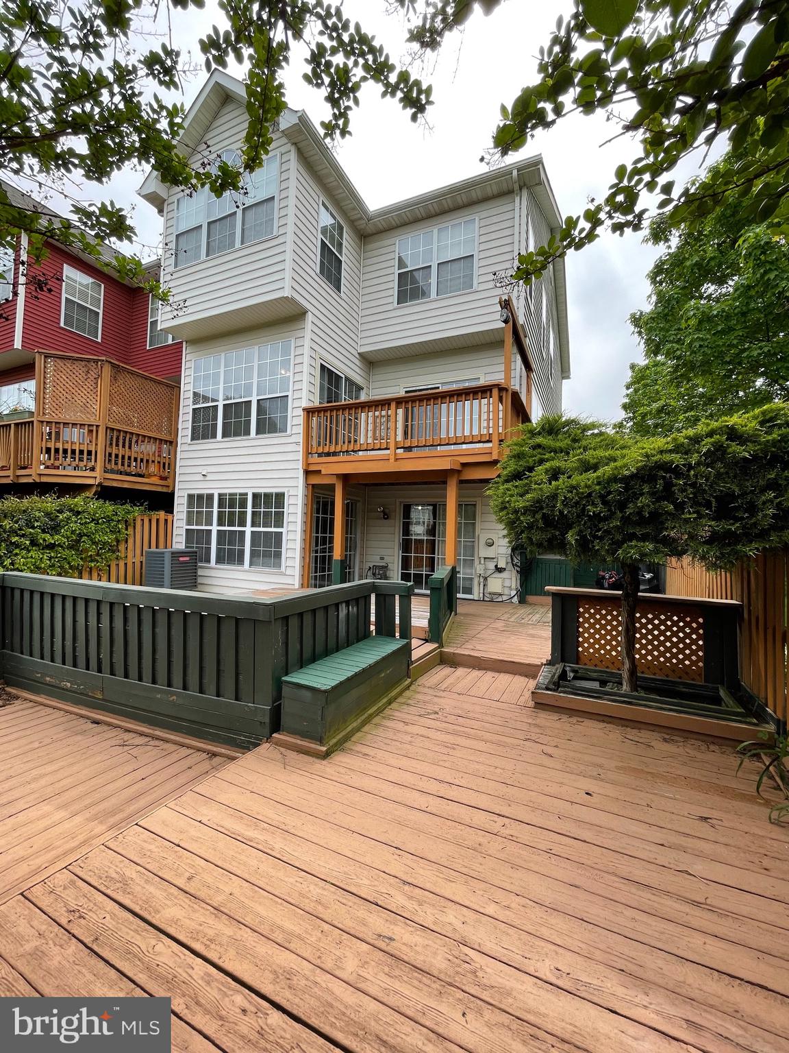 COMPTON VILLAGE - Residential