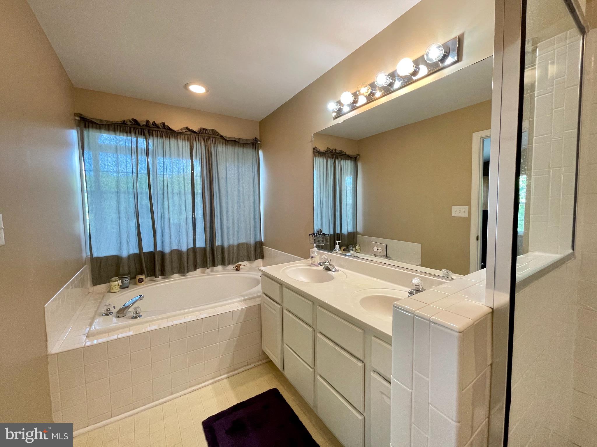 COMPTON VILLAGE - Residential