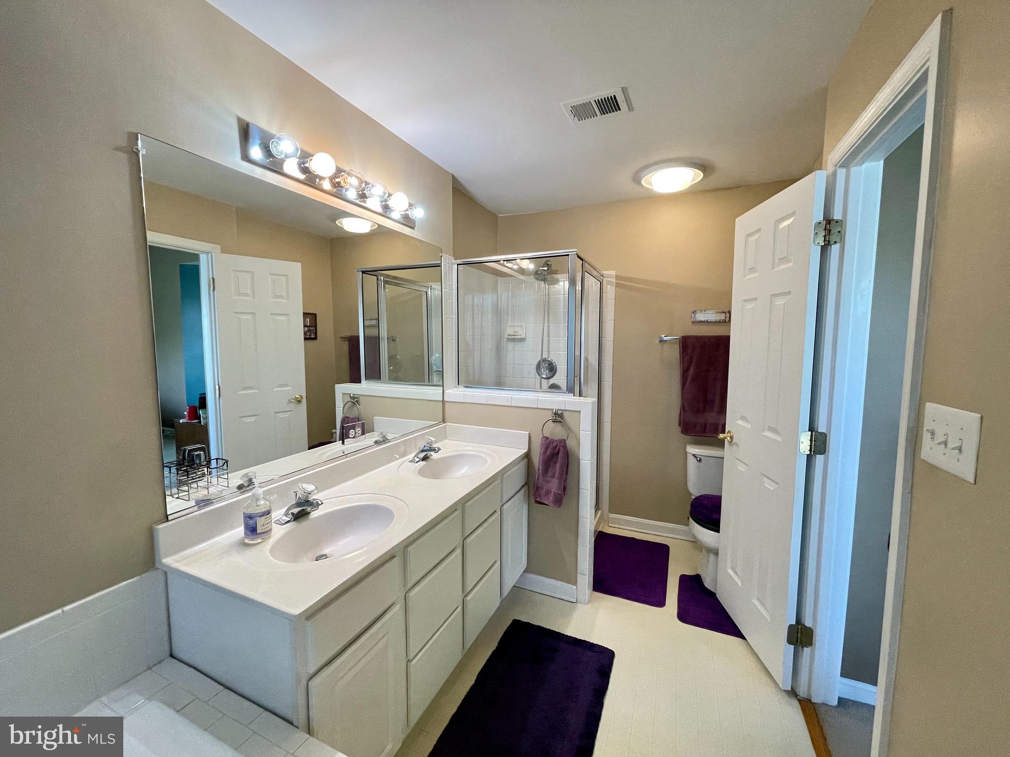 COMPTON VILLAGE - Residential