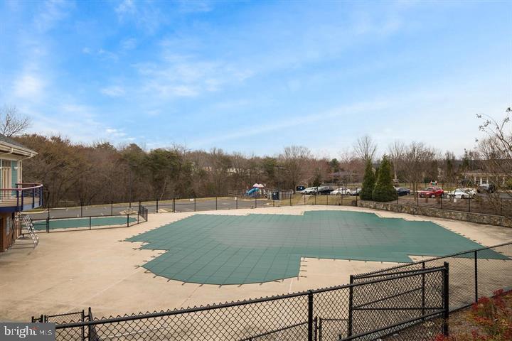 COMPTON VILLAGE - Residential