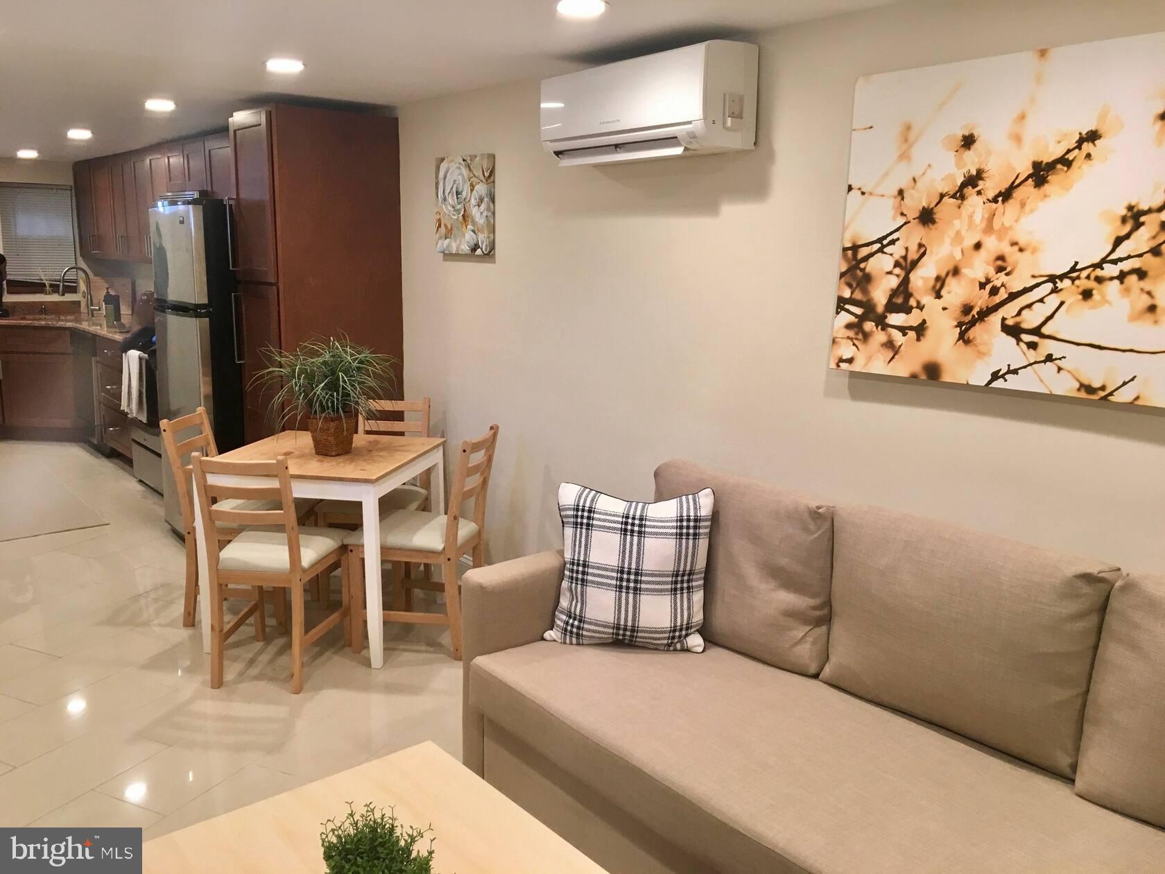 1242 PENNSYLVANIA AVENUE SE