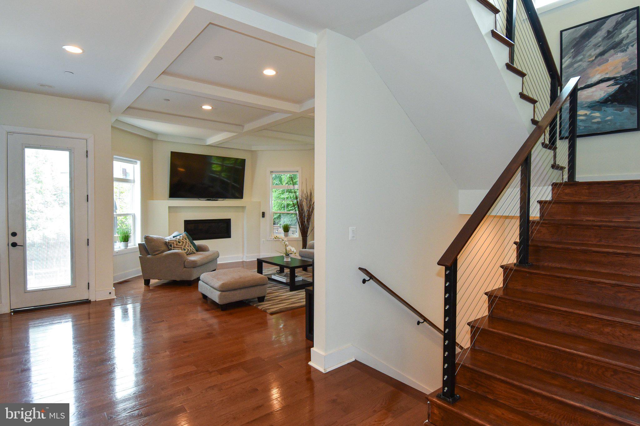 HENDRY ESTATES - Residential