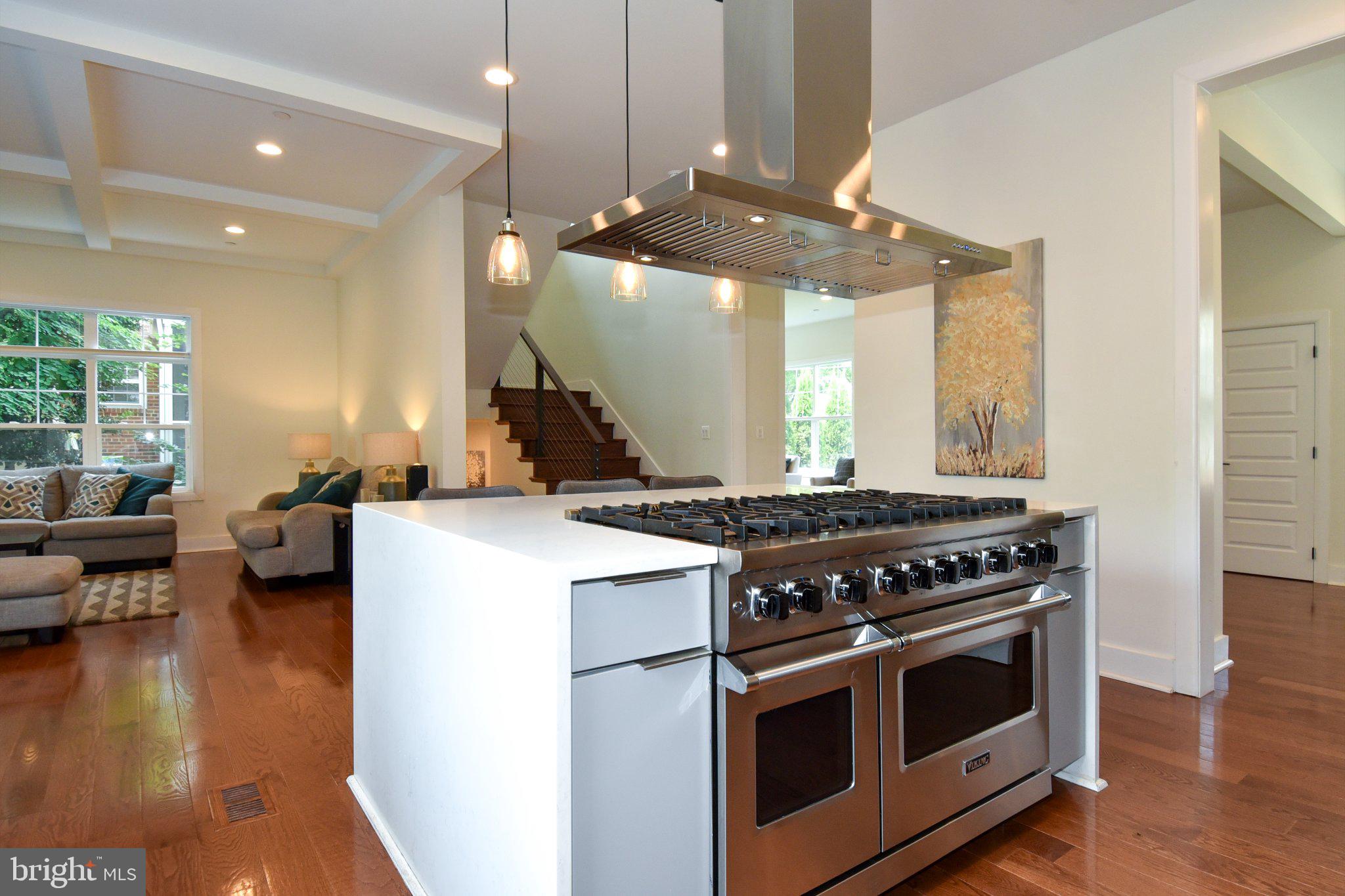 HENDRY ESTATES - Residential