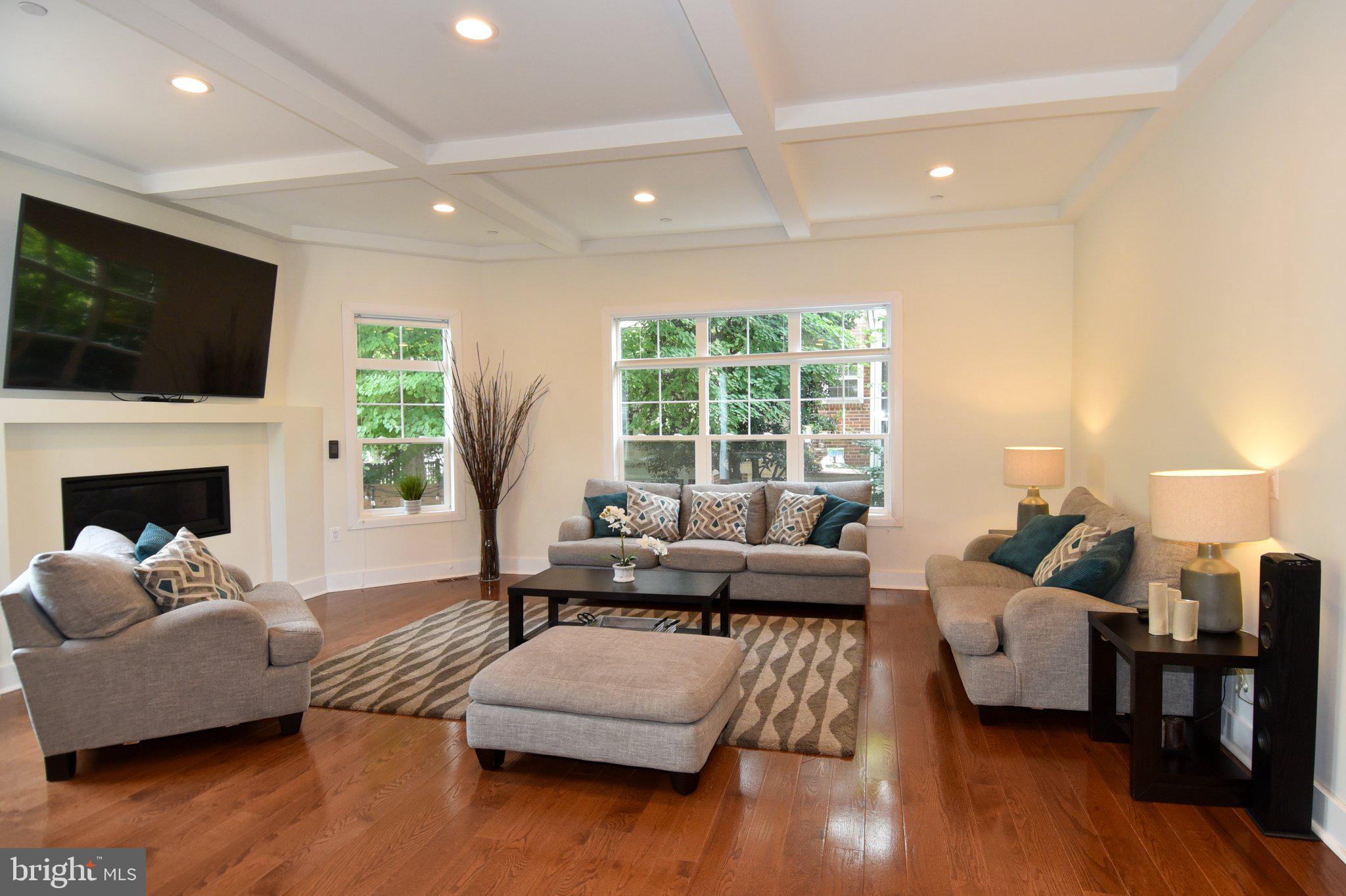 HENDRY ESTATES - Residential