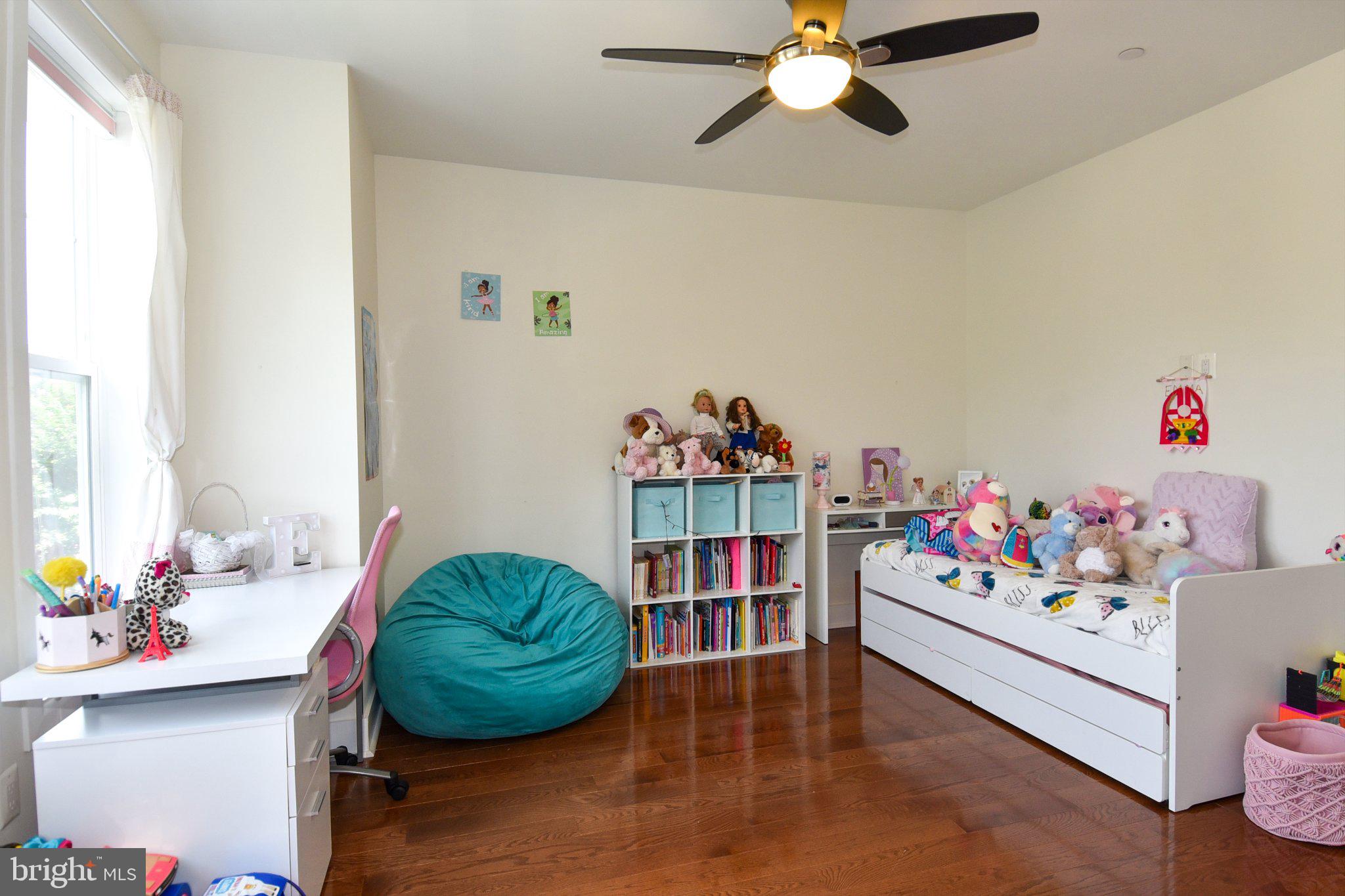 HENDRY ESTATES - Residential