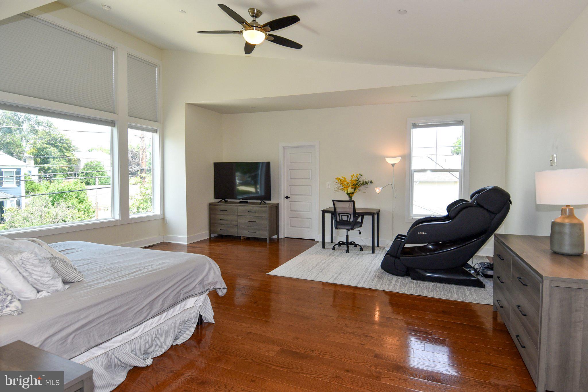 HENDRY ESTATES - Residential