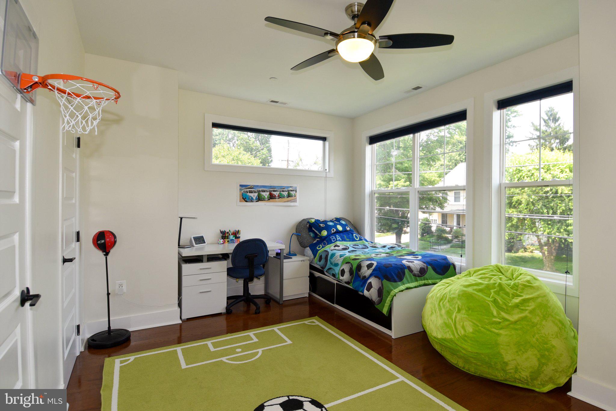 HENDRY ESTATES - Residential