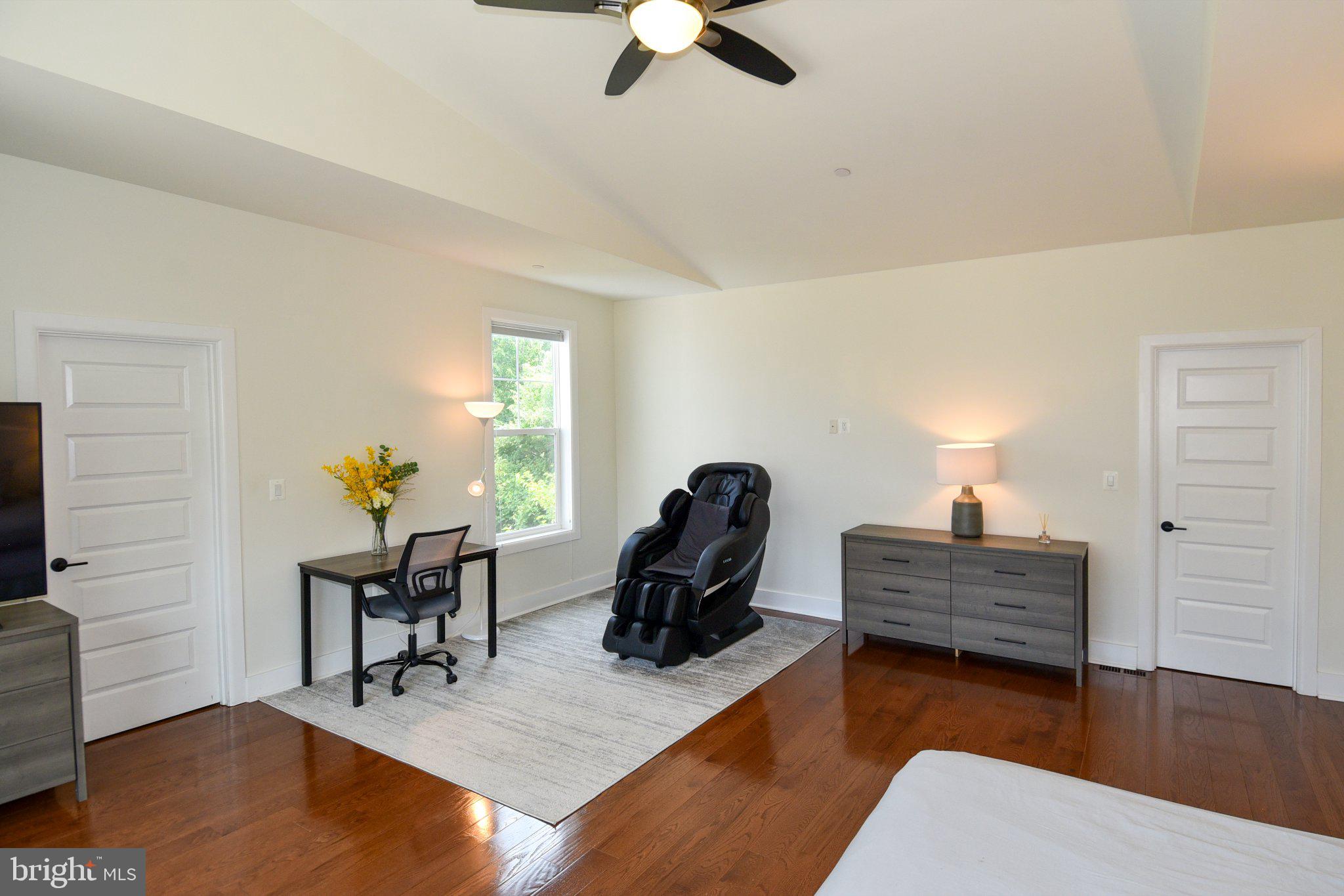 HENDRY ESTATES - Residential