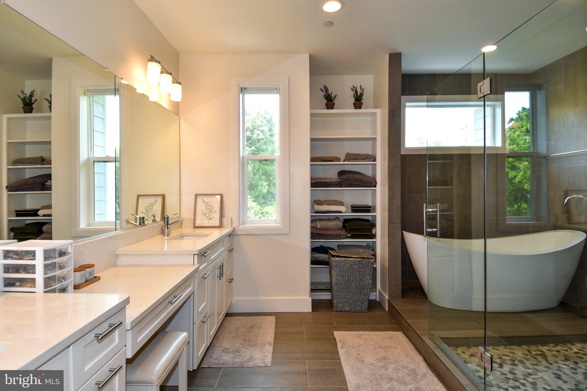 HENDRY ESTATES - Residential