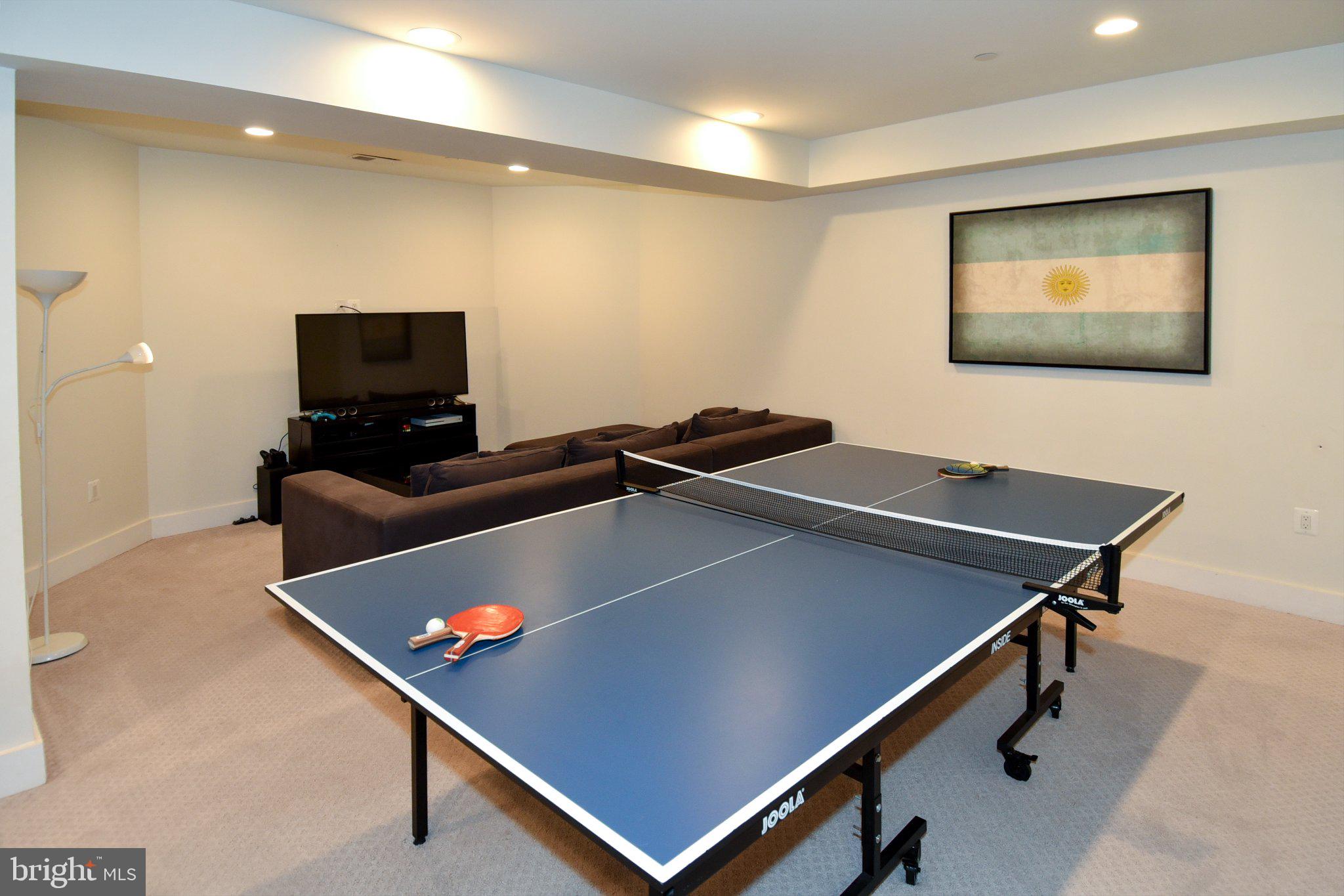 HENDRY ESTATES - Residential
