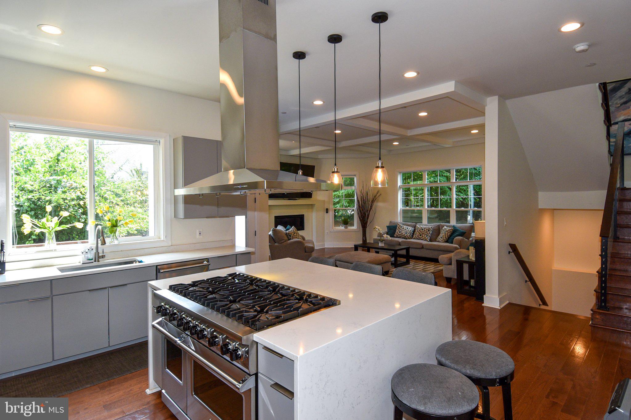 HENDRY ESTATES - Residential