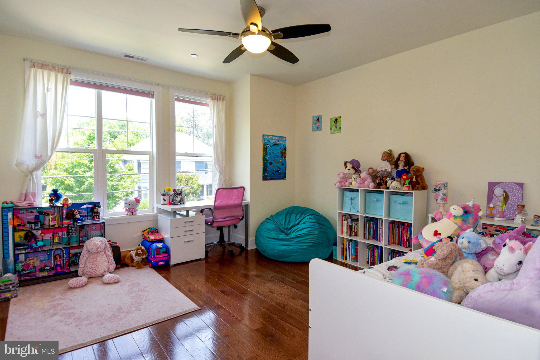 HENDRY ESTATES - Residential