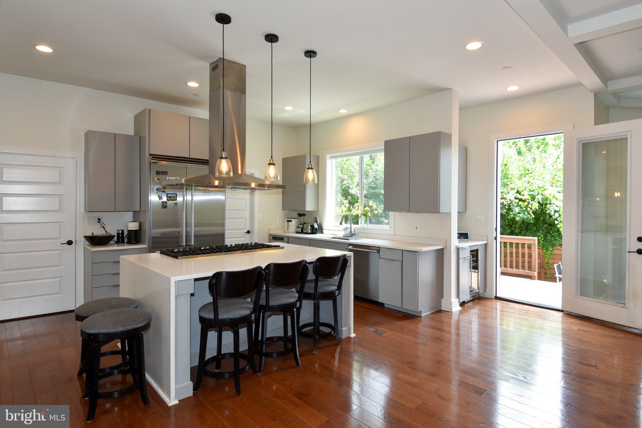 HENDRY ESTATES - Residential
