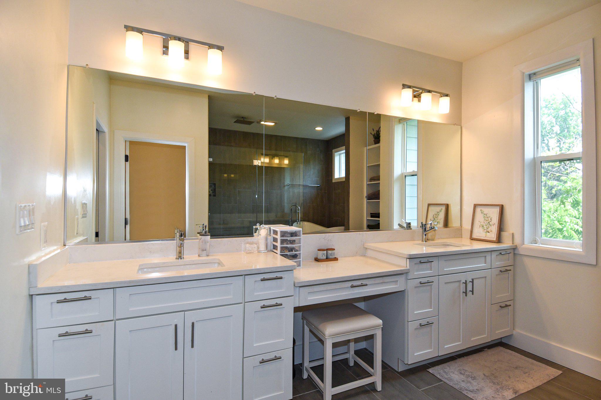 HENDRY ESTATES - Residential