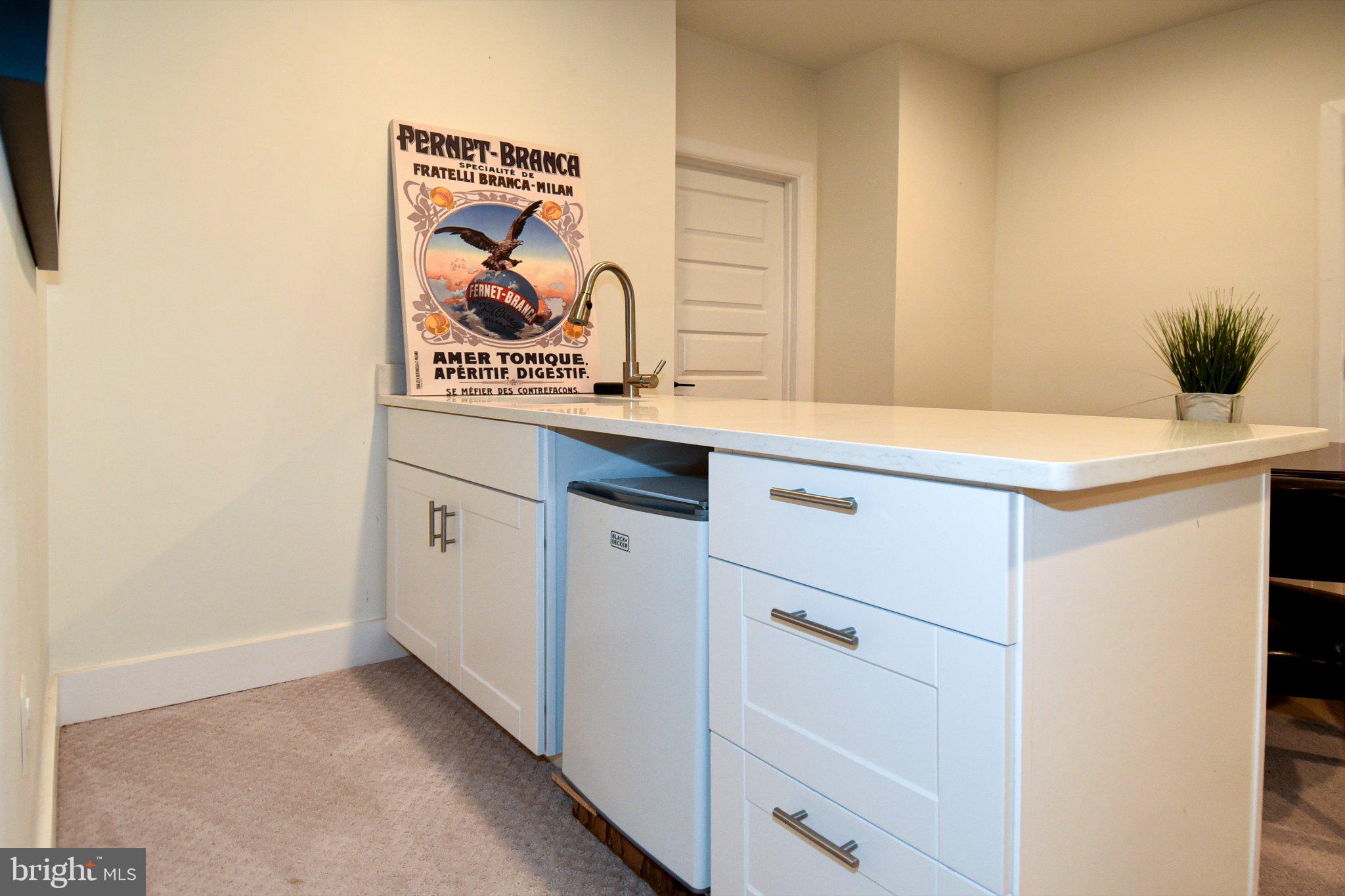 HENDRY ESTATES - Residential
