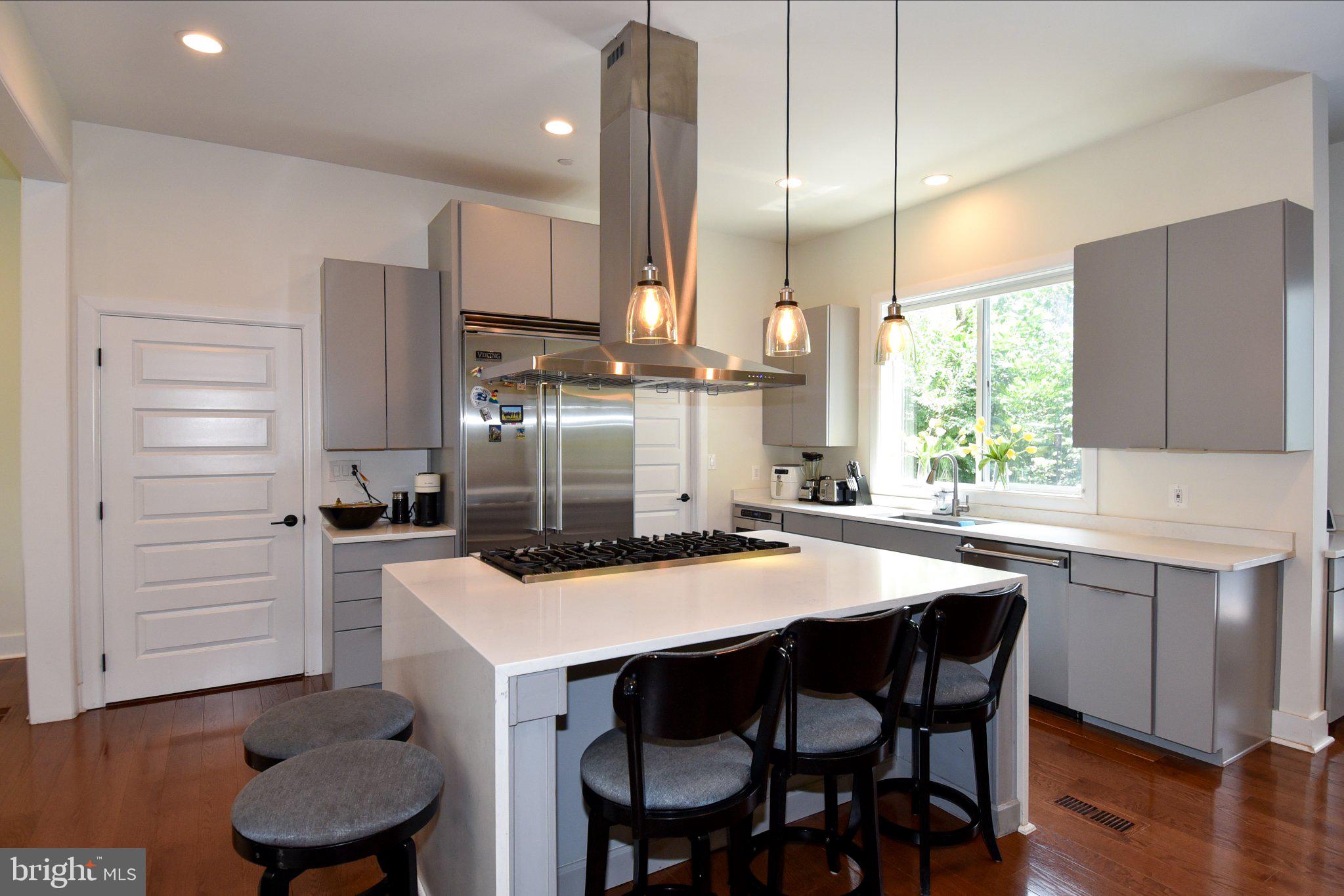 HENDRY ESTATES - Residential