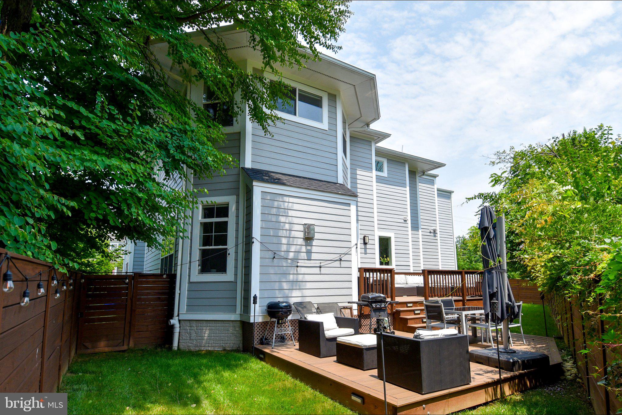 HENDRY ESTATES - Residential