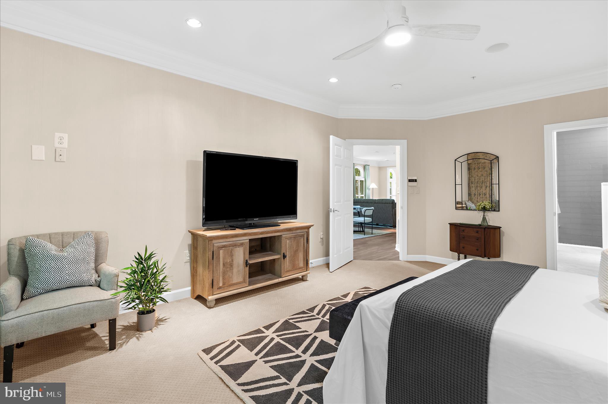 SOUTH RIVER COLONY - Residential