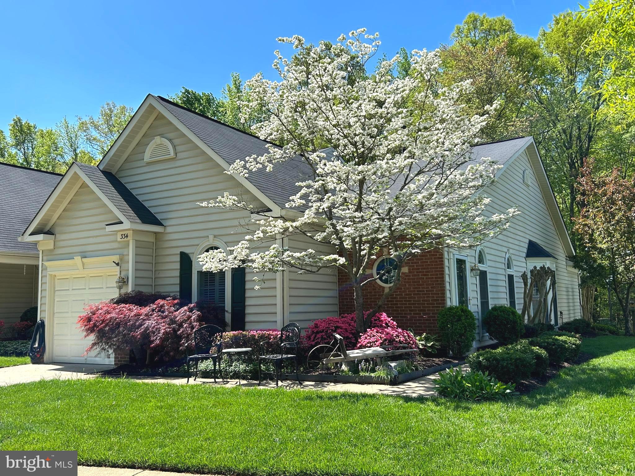 334 COLONY POINT PLACE