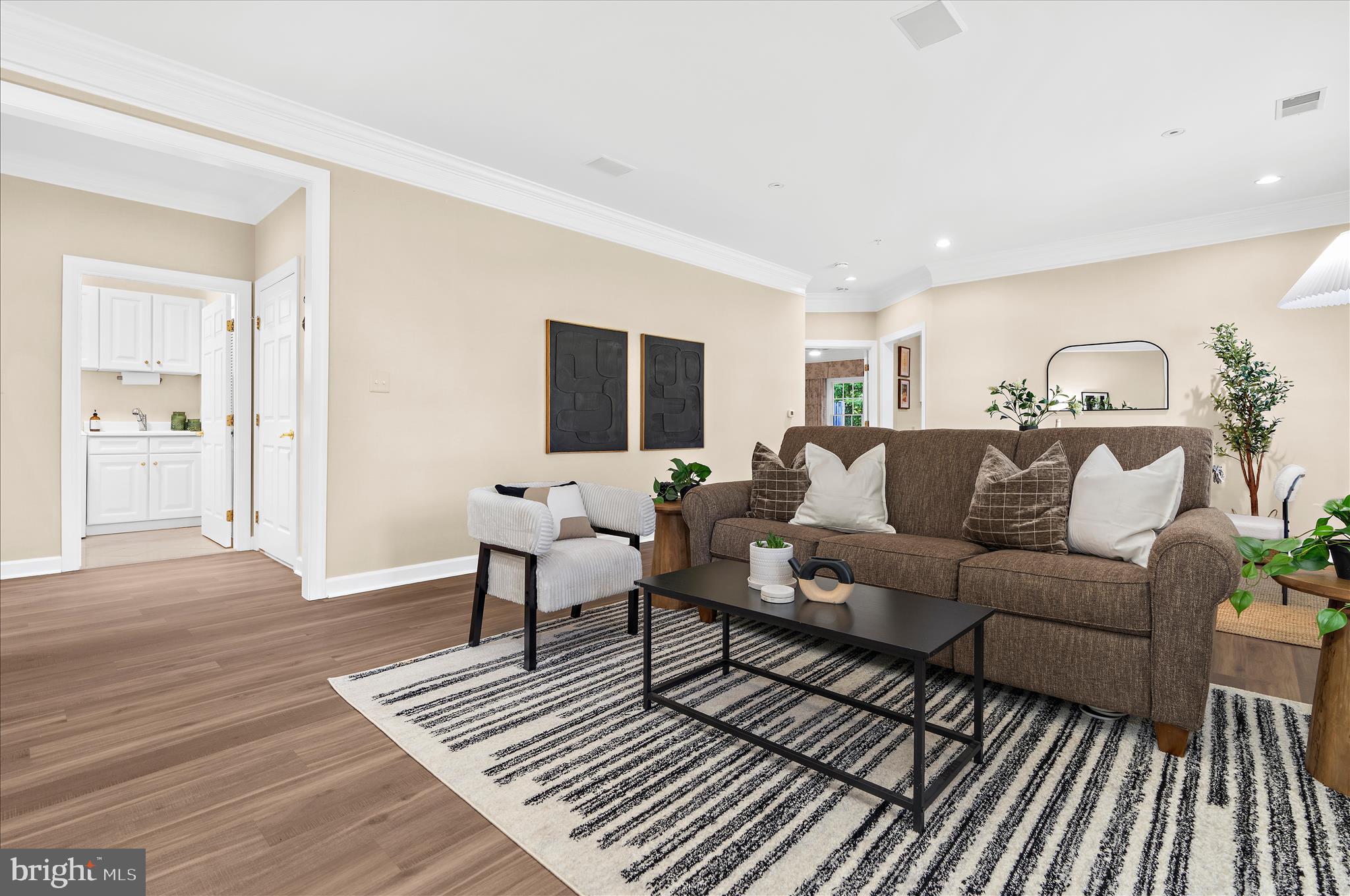 SOUTH RIVER COLONY - Residential