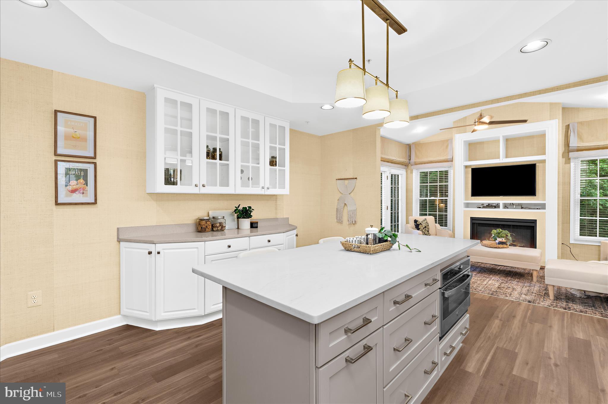 SOUTH RIVER COLONY - Residential