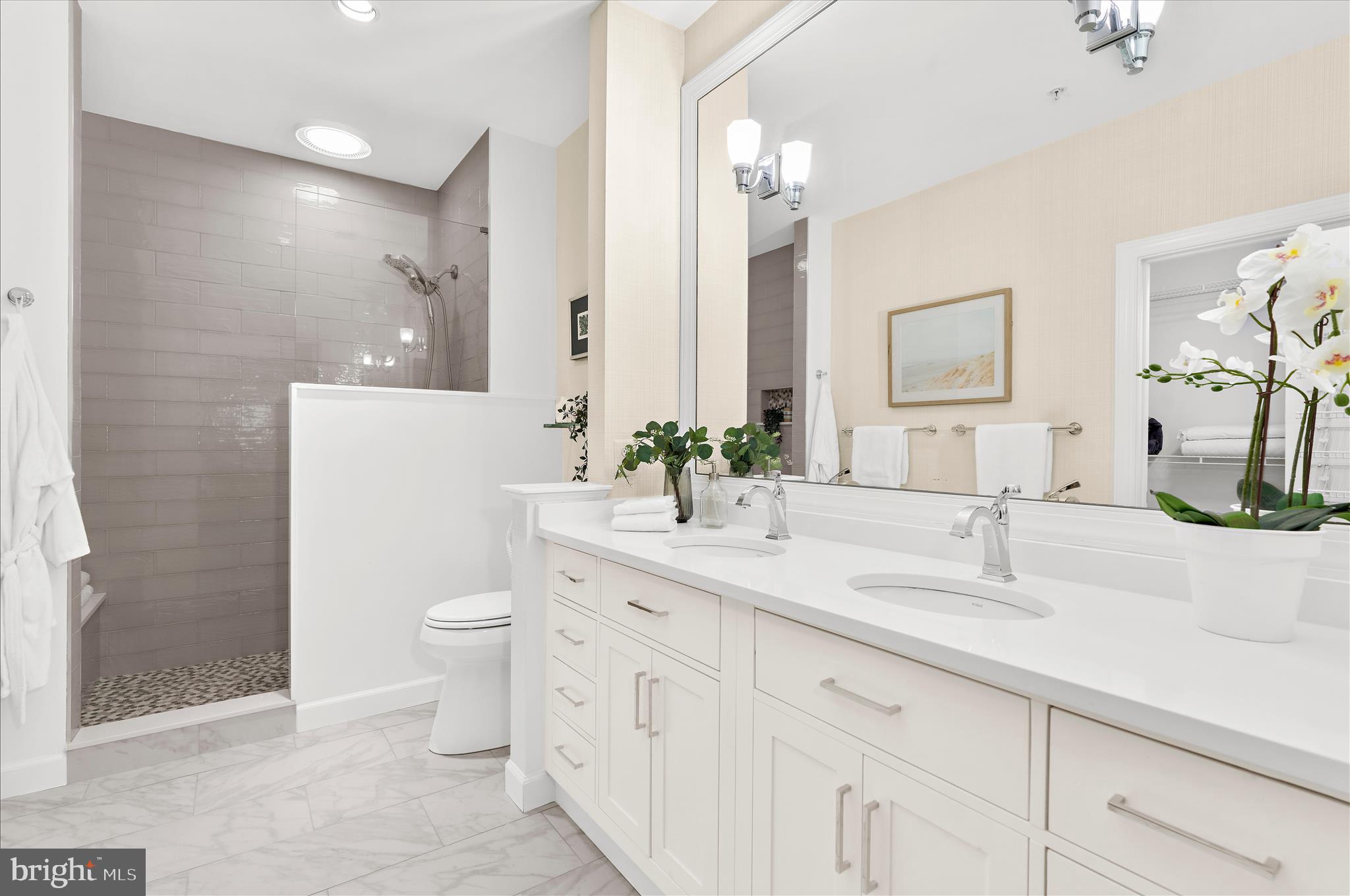 SOUTH RIVER COLONY - Residential