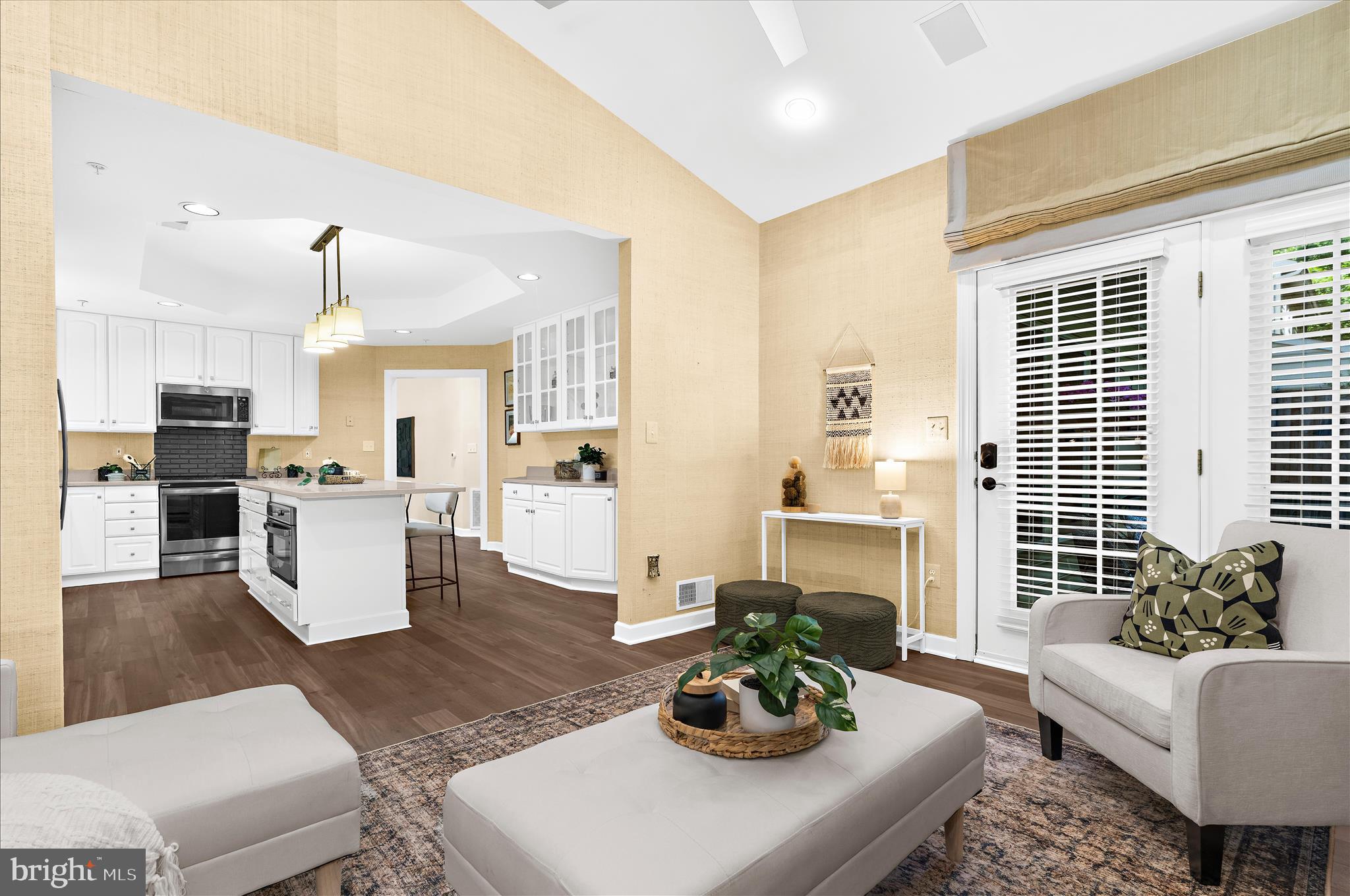 SOUTH RIVER COLONY - Residential