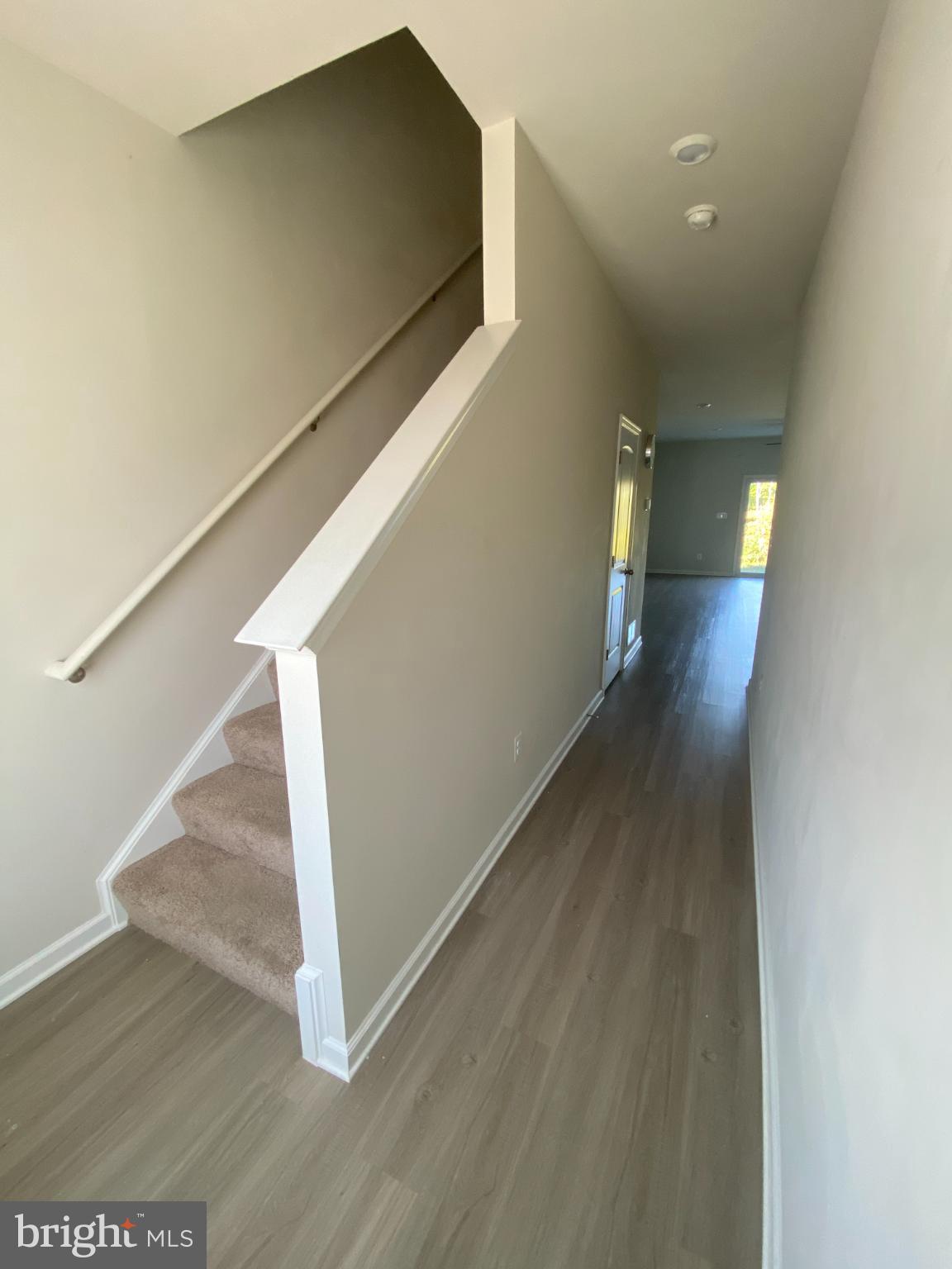 HOMEPLACE AT RIVERSIDE - Residential Lease