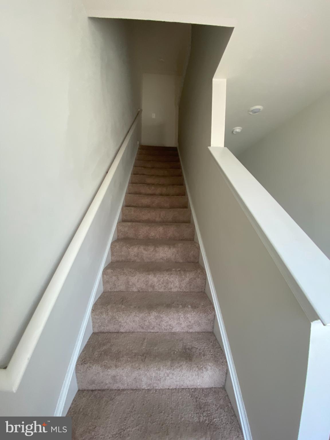 HOMEPLACE AT RIVERSIDE - Residential Lease