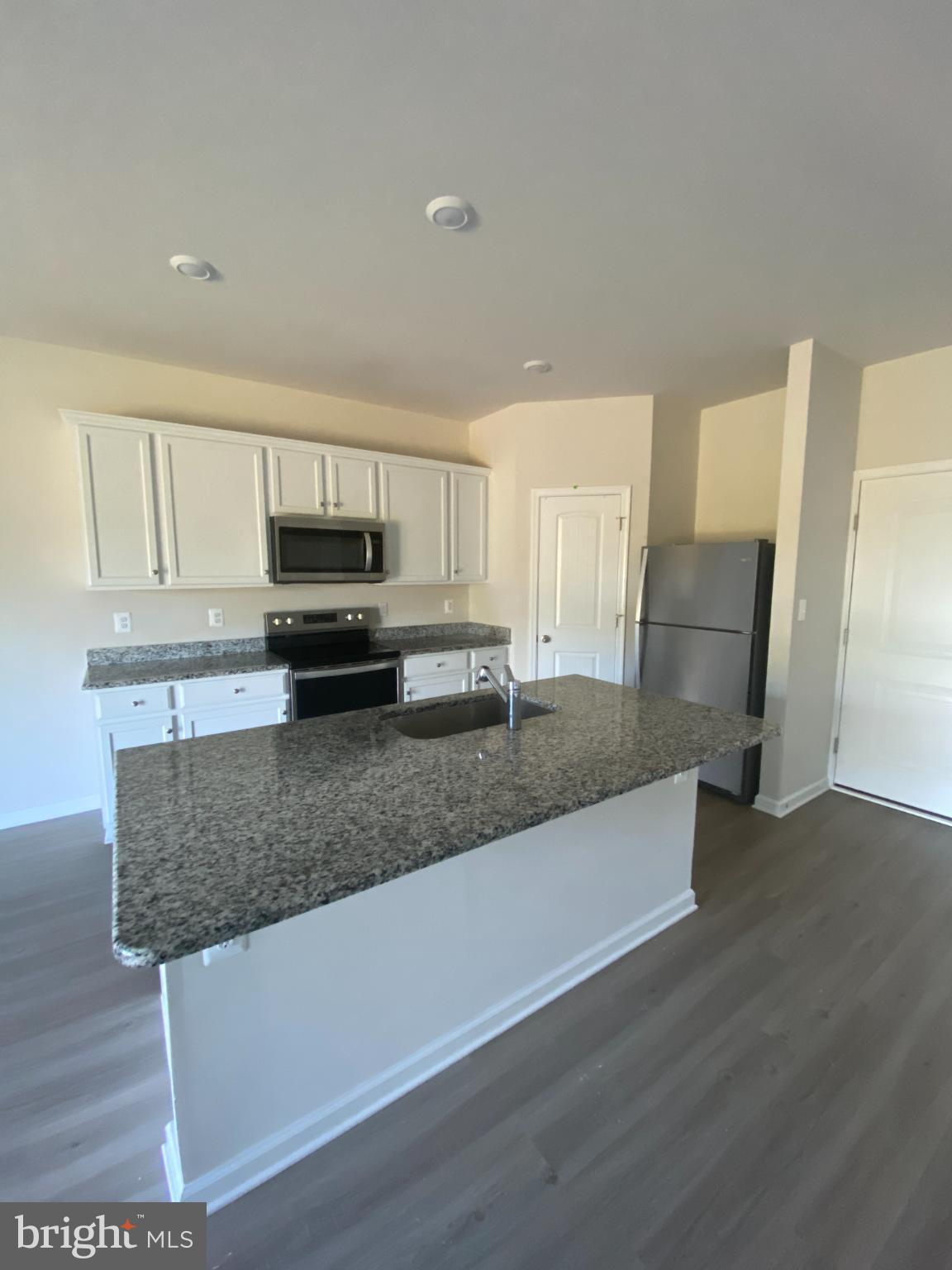 HOMEPLACE AT RIVERSIDE - Residential Lease