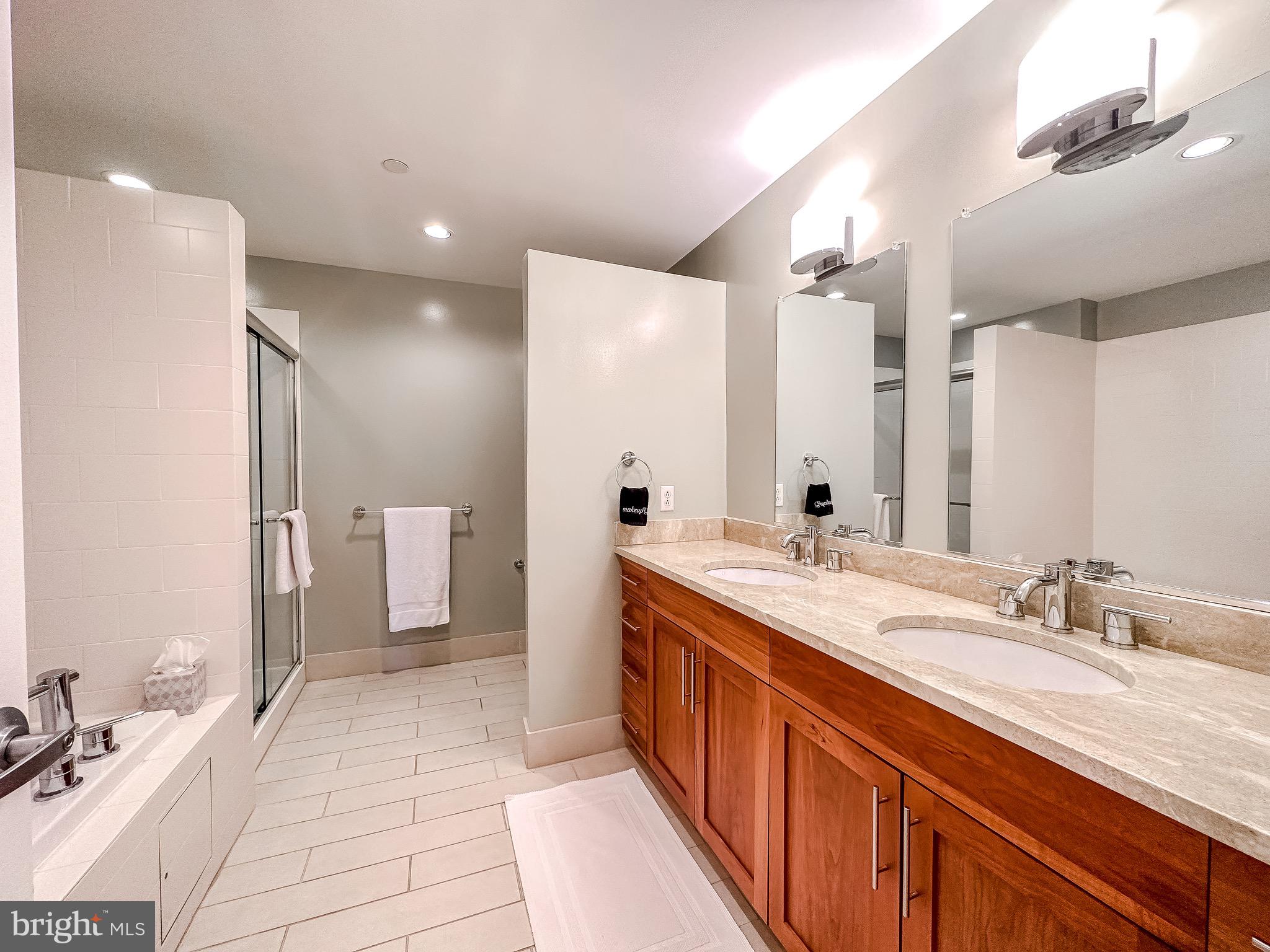 LOCUST POINT - Residential